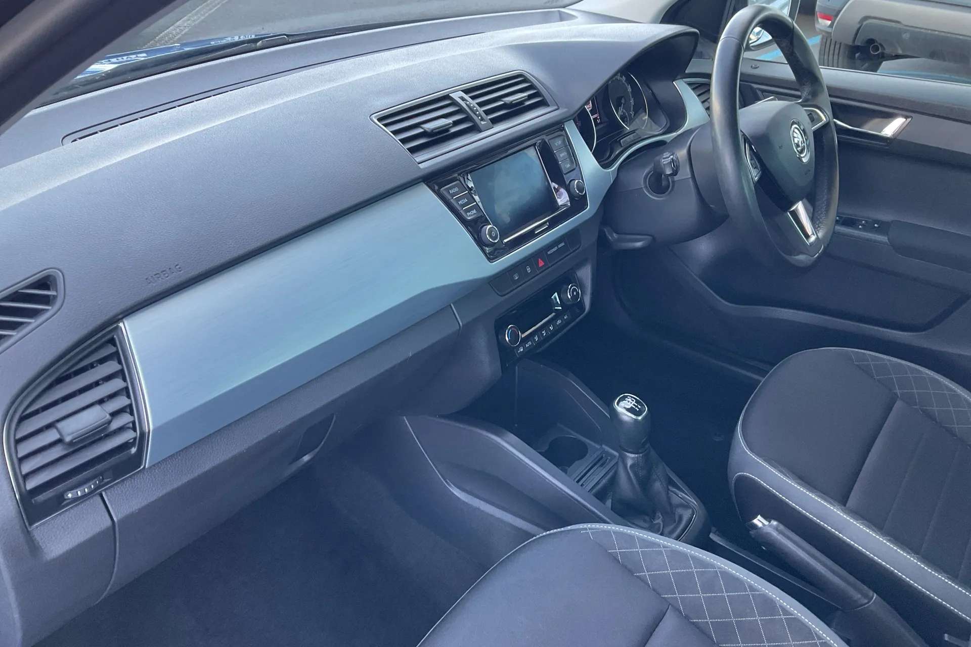 A 2018 SKODA FABIA 1.0 MPI 75 Colour Edition 5dr A 2018 SKODA FABIA 1.0 MPI 75 Colour Edition 5dr