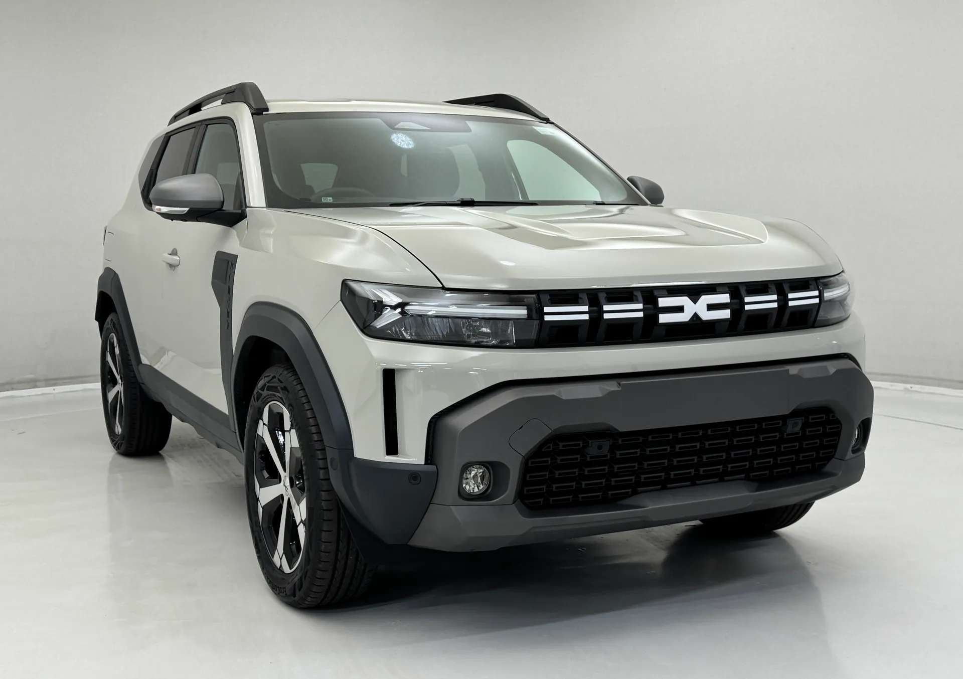 A 2025 DACIA DUSTER 1.6 Hybrid 140 Journey 5dr Auto A 2025 DACIA DUSTER 1.6 Hybrid 140 Journey 5dr Auto