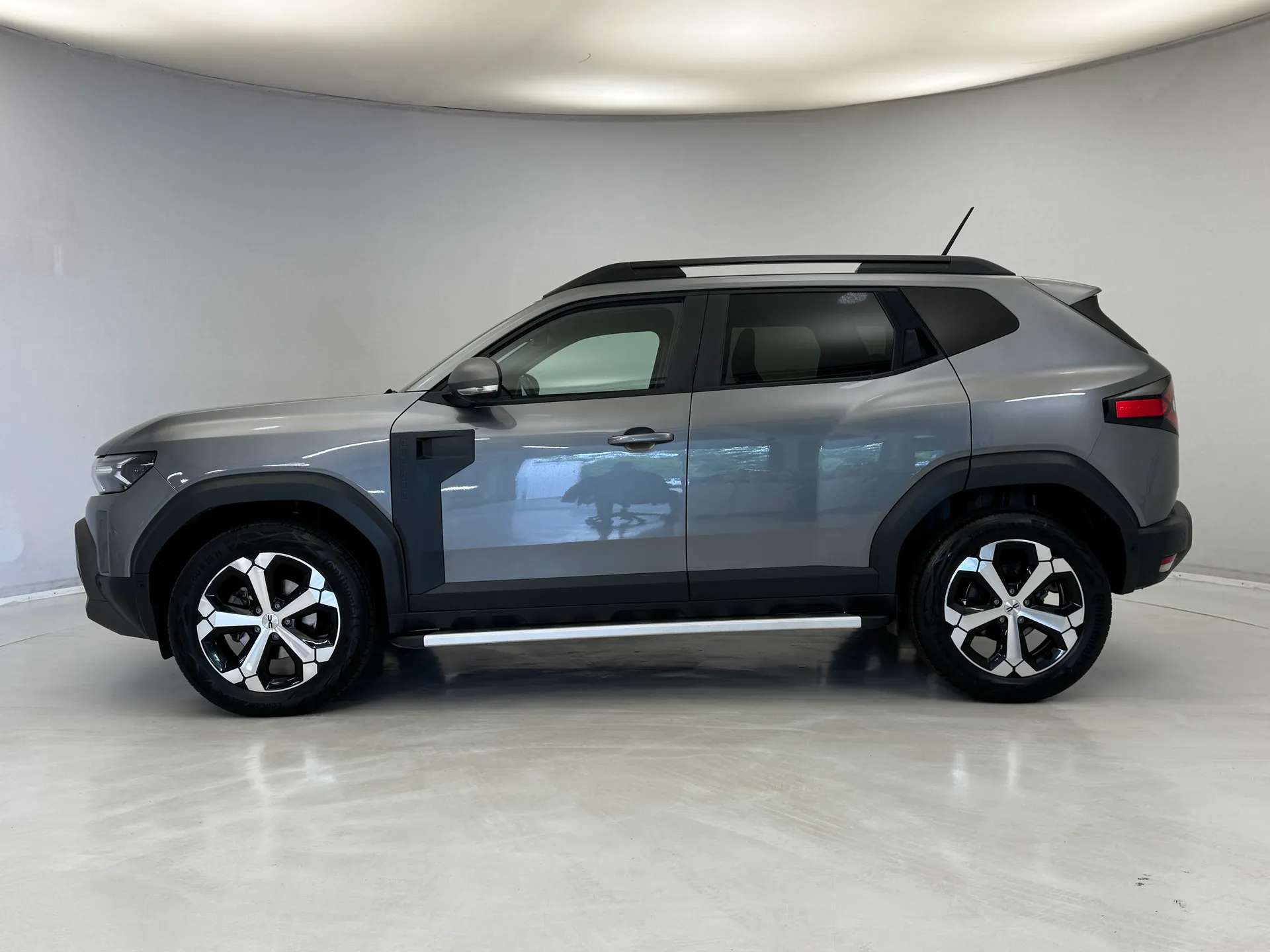 A 2025 DACIA DUSTER 1.6 Hybrid 140 Journey 5dr Auto A 2025 DACIA DUSTER 1.6 Hybrid 140 Journey 5dr Auto