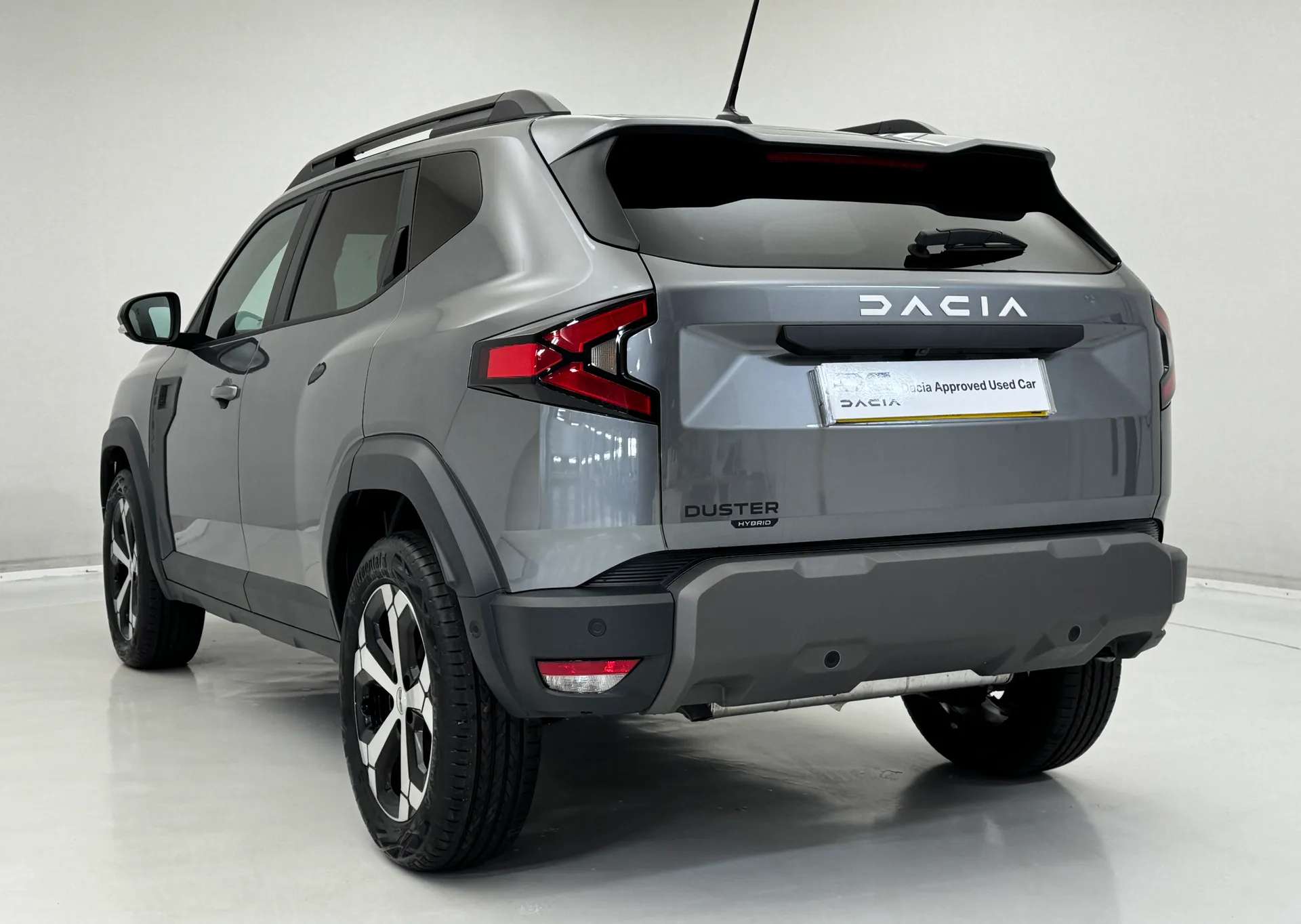 A 2026 DACIA DUSTER 1.8 Hybrid 155 Journey 5dr Auto A 2026 DACIA DUSTER 1.8 Hybrid 155 Journey 5dr Auto
