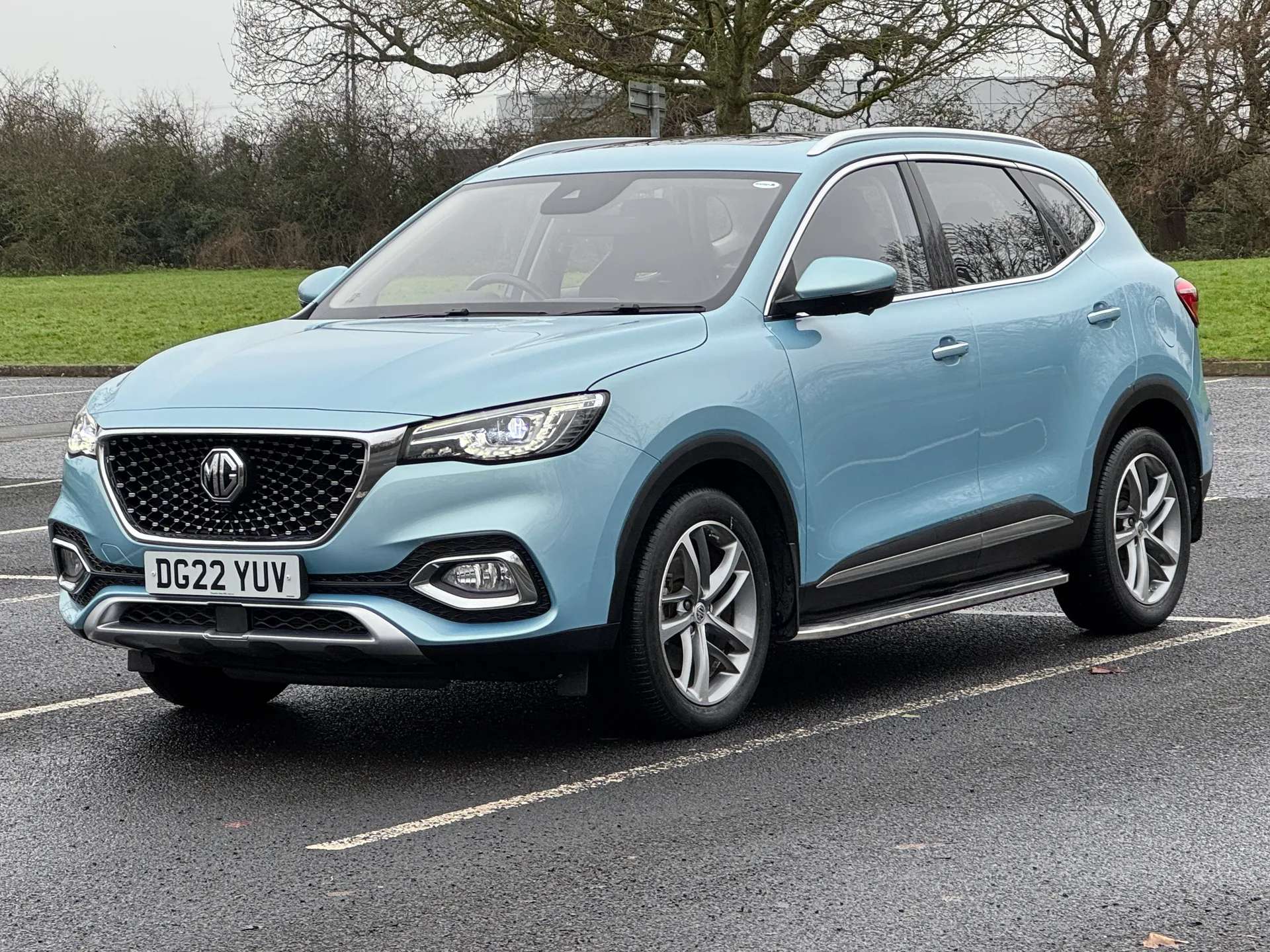 A 2022 MG MOTOR UK HS 1.5 T-GDI PHEV Exclusive 5dr Auto A 2022 MG MOTOR UK HS 1.5 T-GDI PHEV Exclusive 5dr Auto