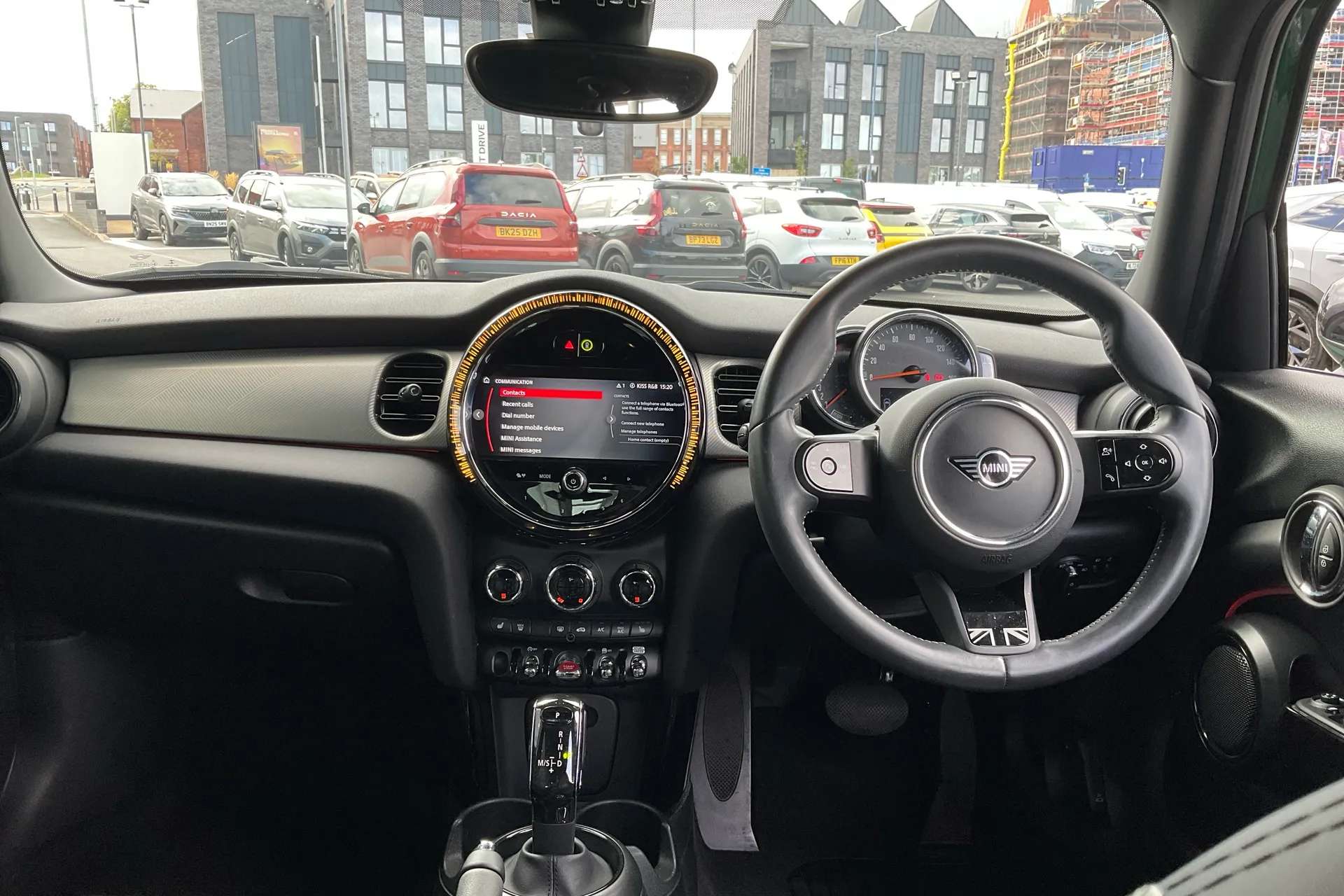 A 2022 MINI HATCH 1.5 Cooper Exclusive 5dr Auto A 2022 MINI HATCH 1.5 Cooper Exclusive 5dr Auto