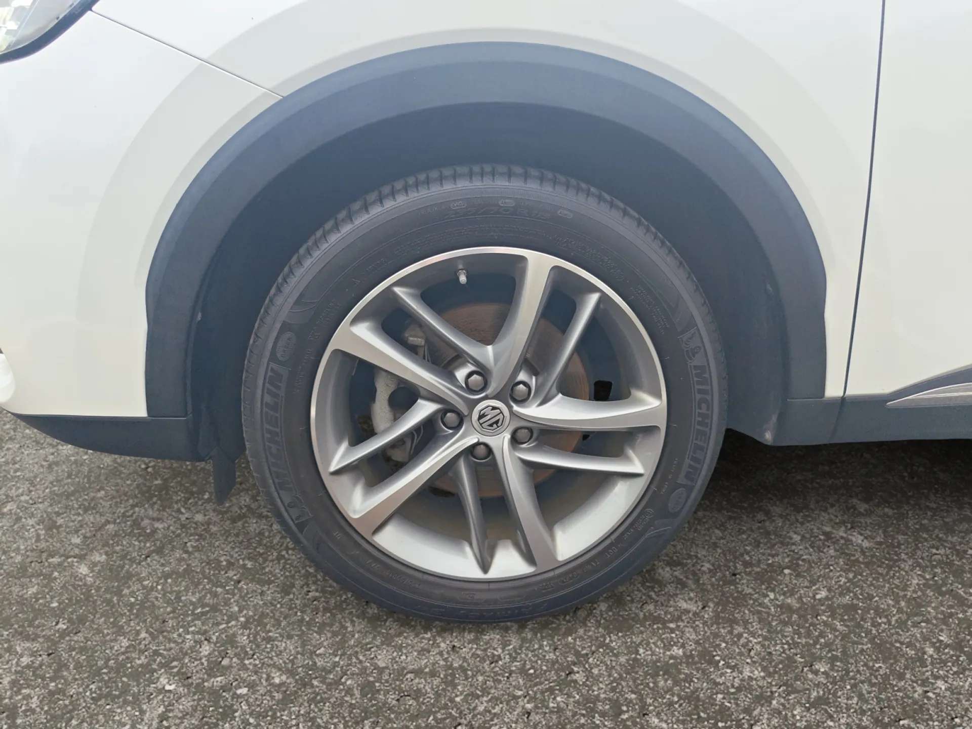 2023 MG HS 2023 MG HS