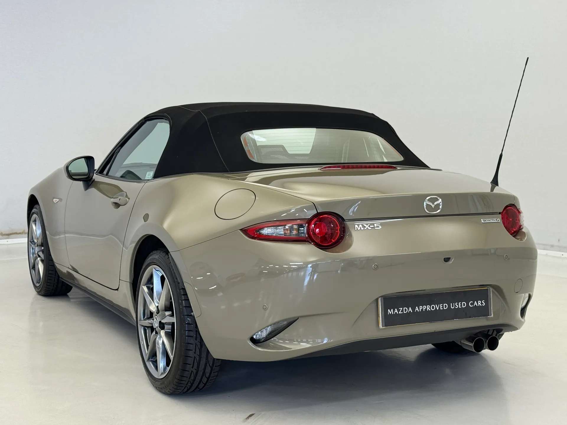 2023 MAZDA MX-5 2023 MAZDA MX-5