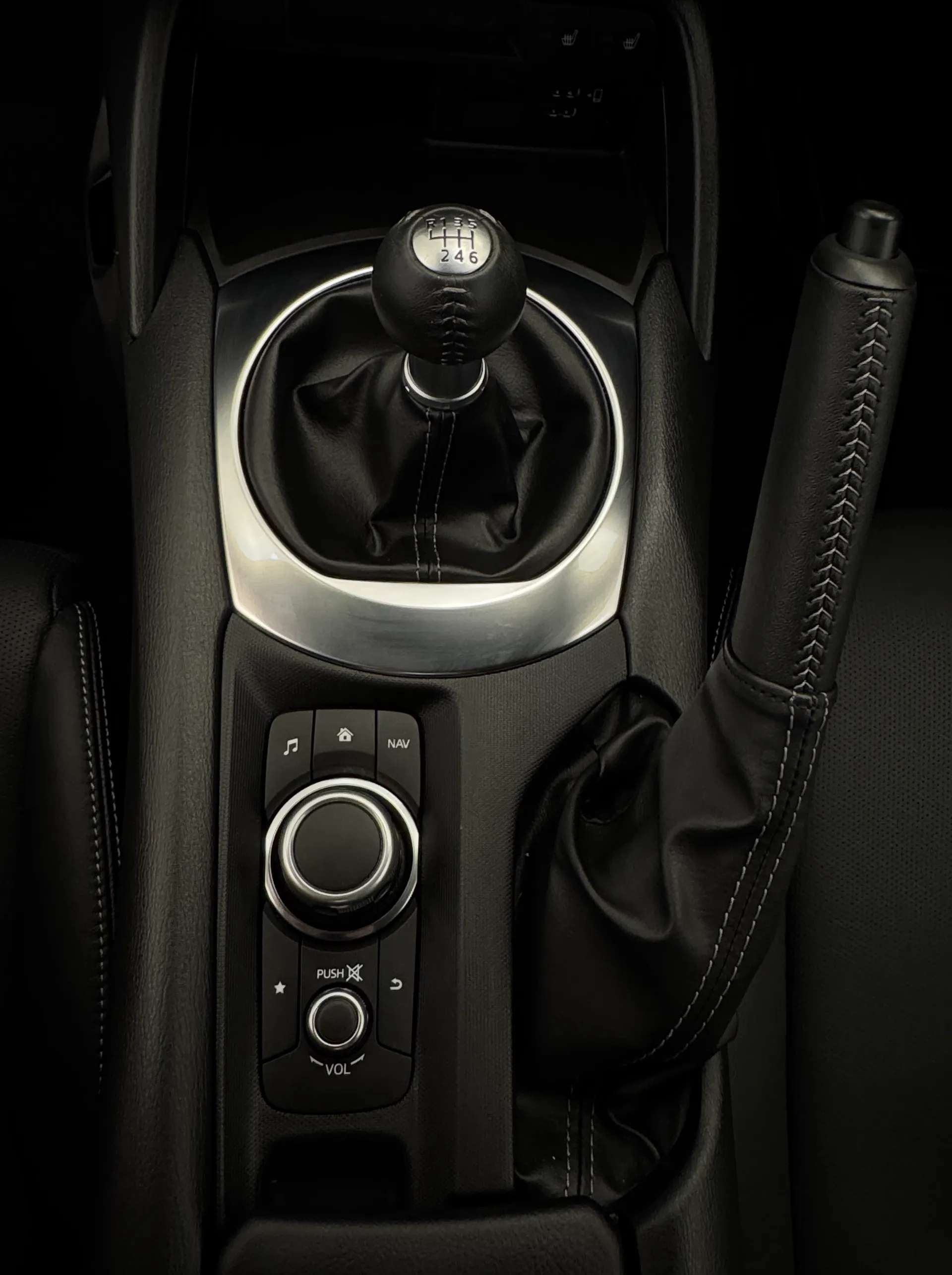 2023 MAZDA MX-5 2023 MAZDA MX-5