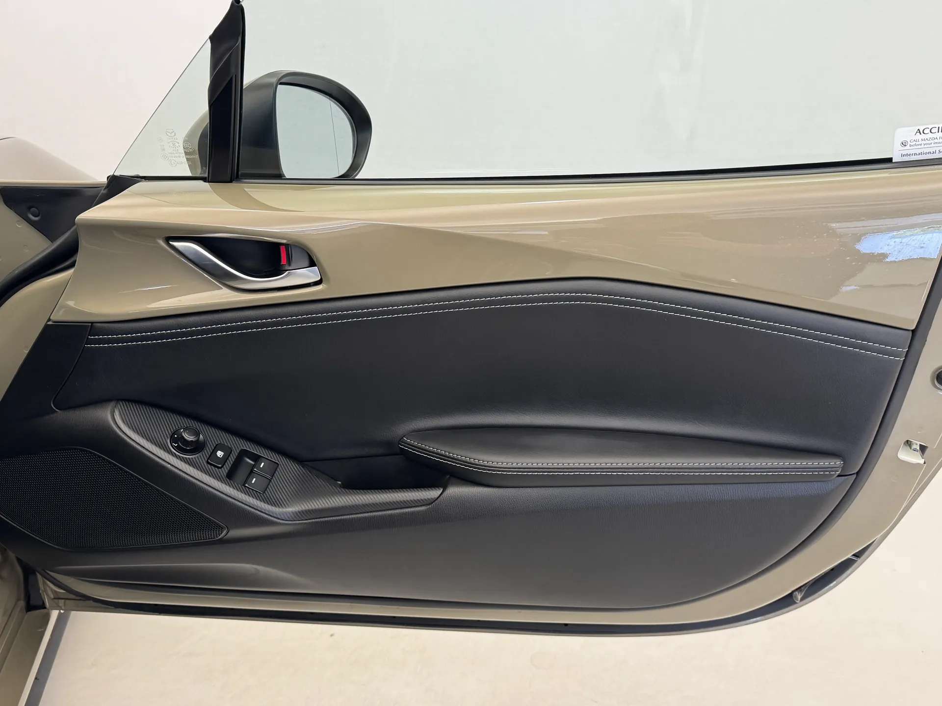 2023 MAZDA MX-5 2023 MAZDA MX-5