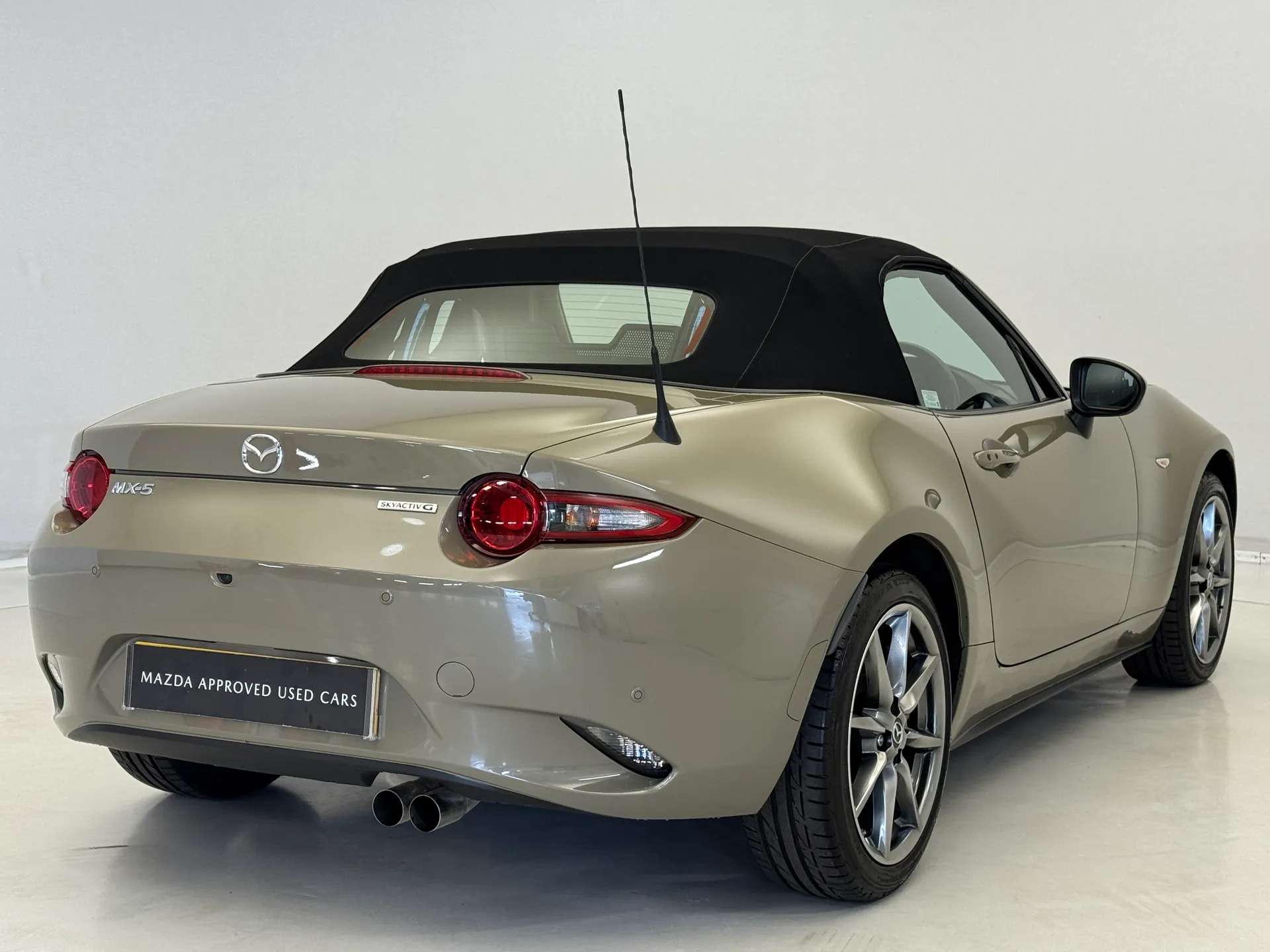 2023 MAZDA MX-5 2023 MAZDA MX-5