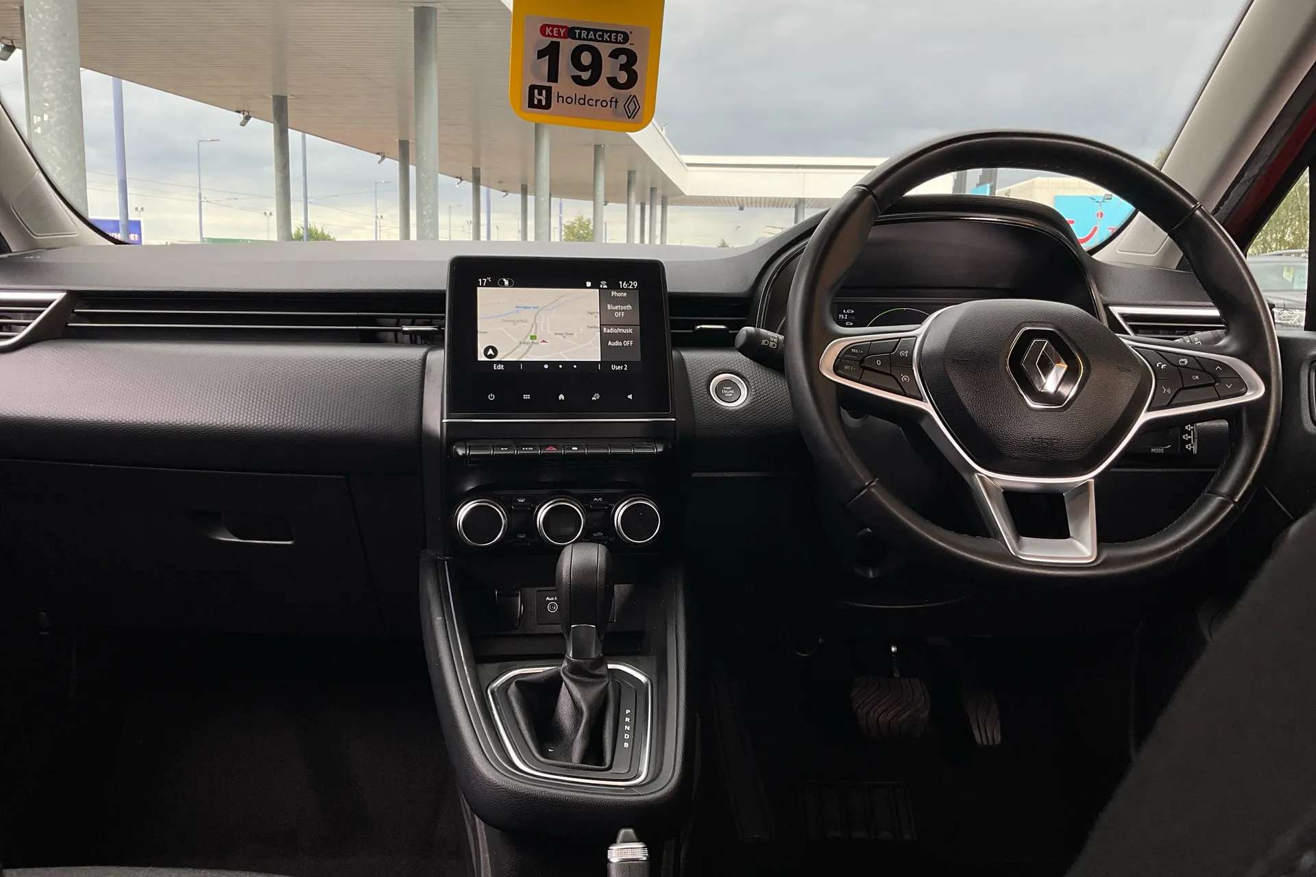 A 2023 RENAULT CLIO 1.6 E-TECH full hybrid 145 Evolution 5dr Auto A 2023 RENAULT CLIO 1.6 E-TECH full hybrid 145 Evolution 5dr Auto
