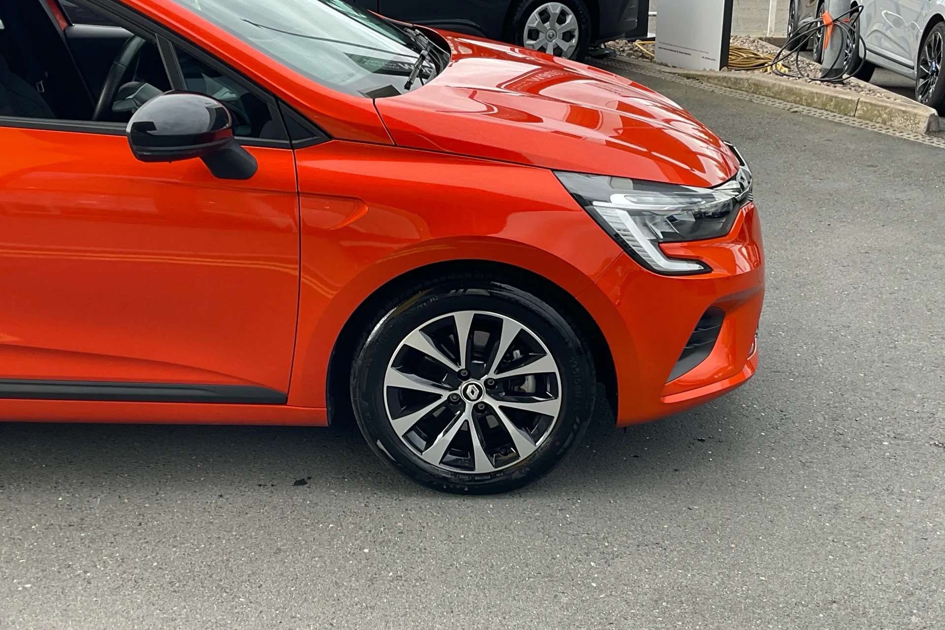 A 2023 RENAULT CLIO 1.6 E-TECH full hybrid 145 Evolution 5dr Auto A 2023 RENAULT CLIO 1.6 E-TECH full hybrid 145 Evolution 5dr Auto