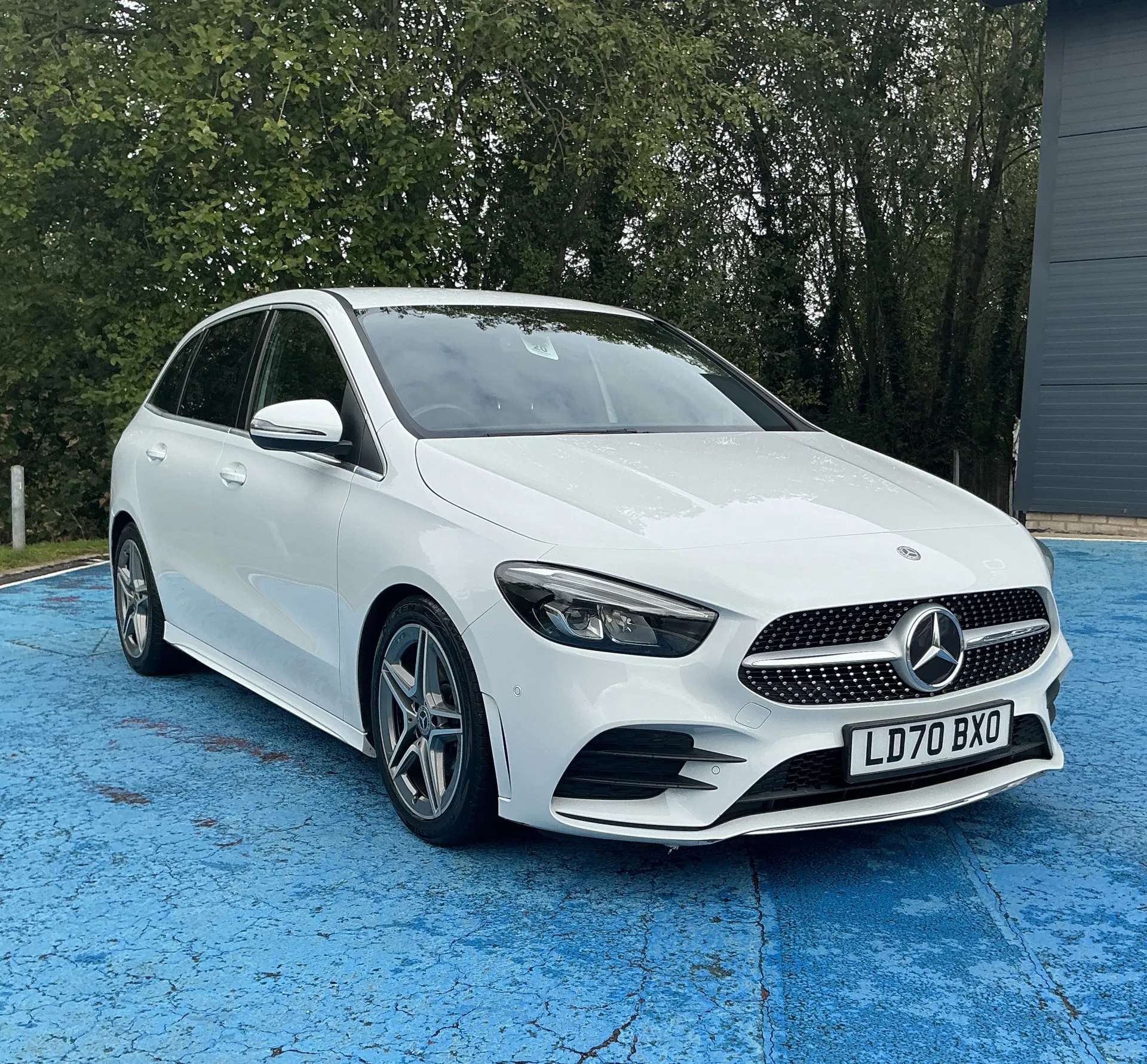 A 2020 MERCEDES-BENZ B CLASS B200 AMG Line Executive 5dr Auto A 2020 MERCEDES-BENZ B CLASS B200 AMG Line Executive 5dr Auto