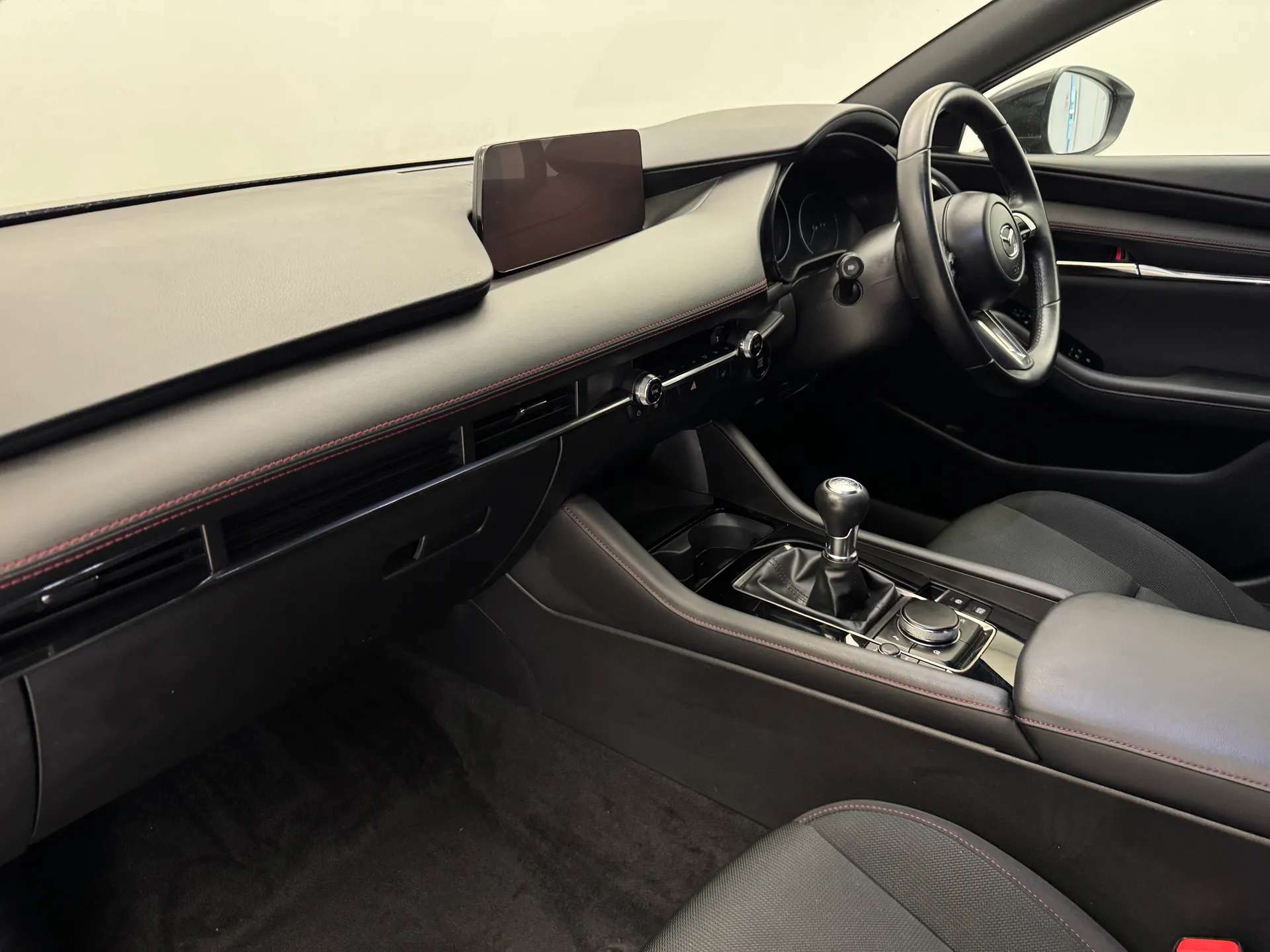 A 2024 MAZDA MAZDA3 2.0 e-Skyactiv G MHEV Homura 5dr âAPPLE CAR PLAYâHEATED SEATSâ A 2024 MAZDA MAZDA3 2.0 e-Skyactiv G MHEV Homura 5dr âAPPLE CAR PLAYâHEATED SEATSâ