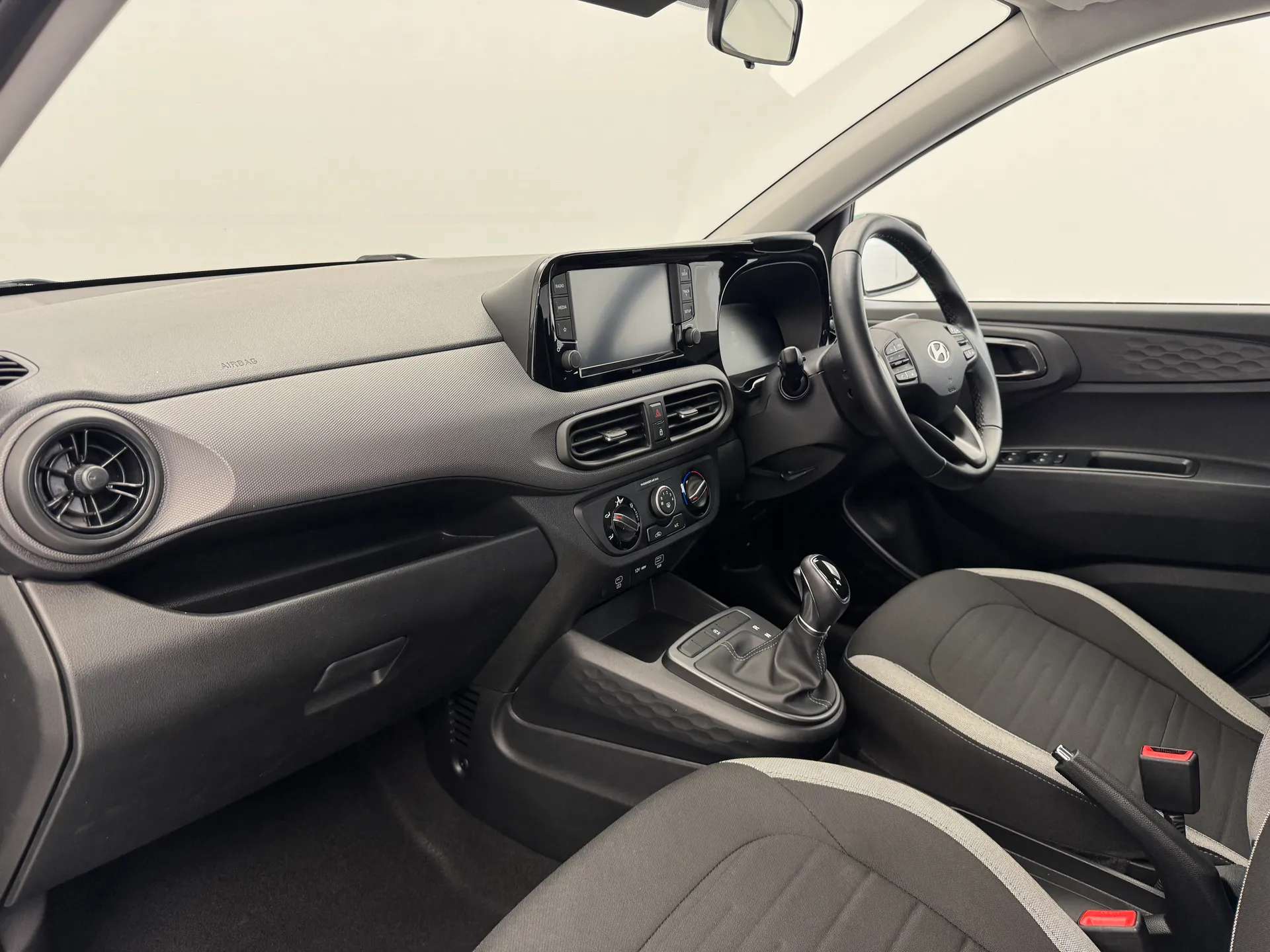 2023 HYUNDAI I10 2023 HYUNDAI I10