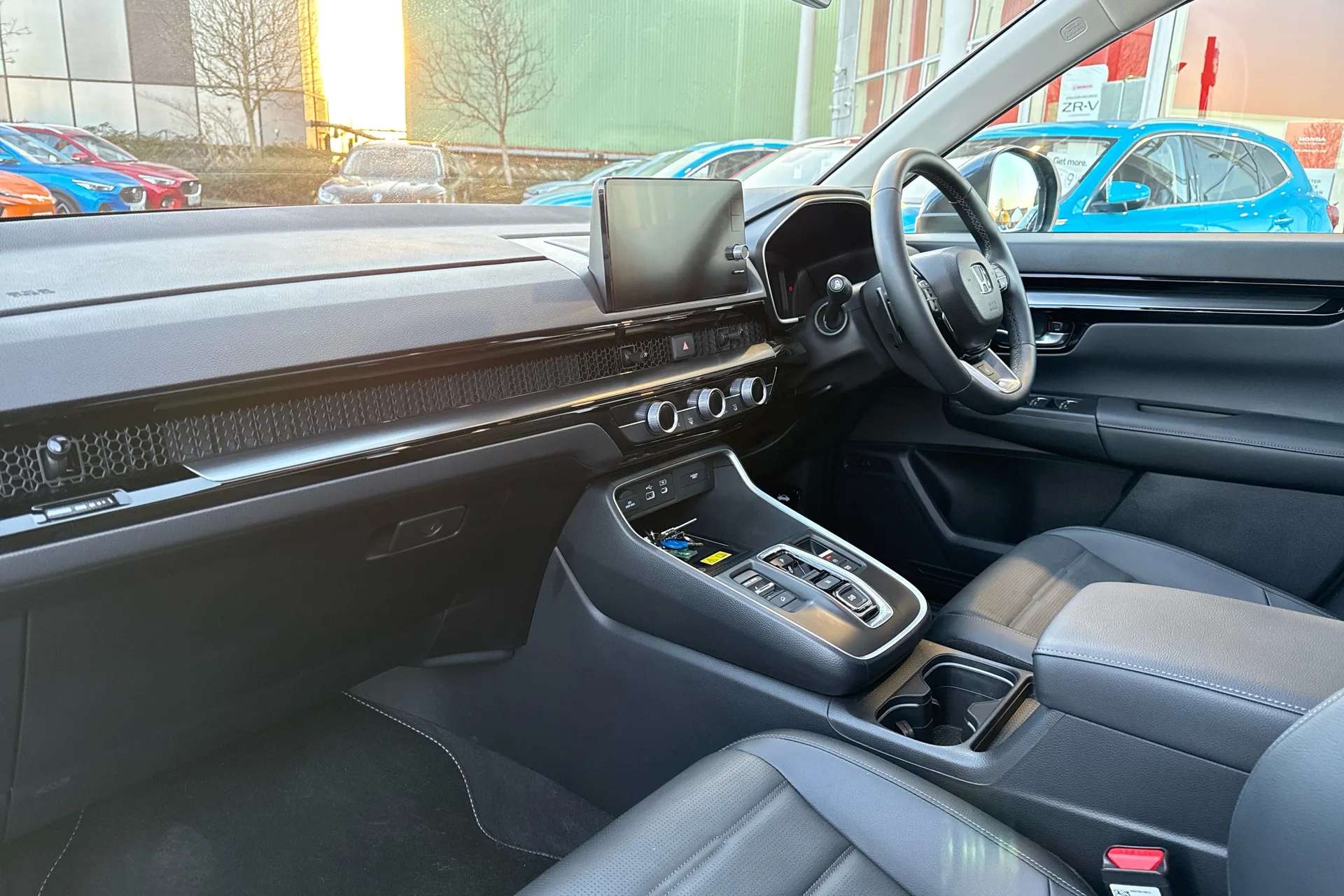 A 2024 HONDA CR-V 2.0 eHEV Advance 5dr eCVT A 2024 HONDA CR-V 2.0 eHEV Advance 5dr eCVT