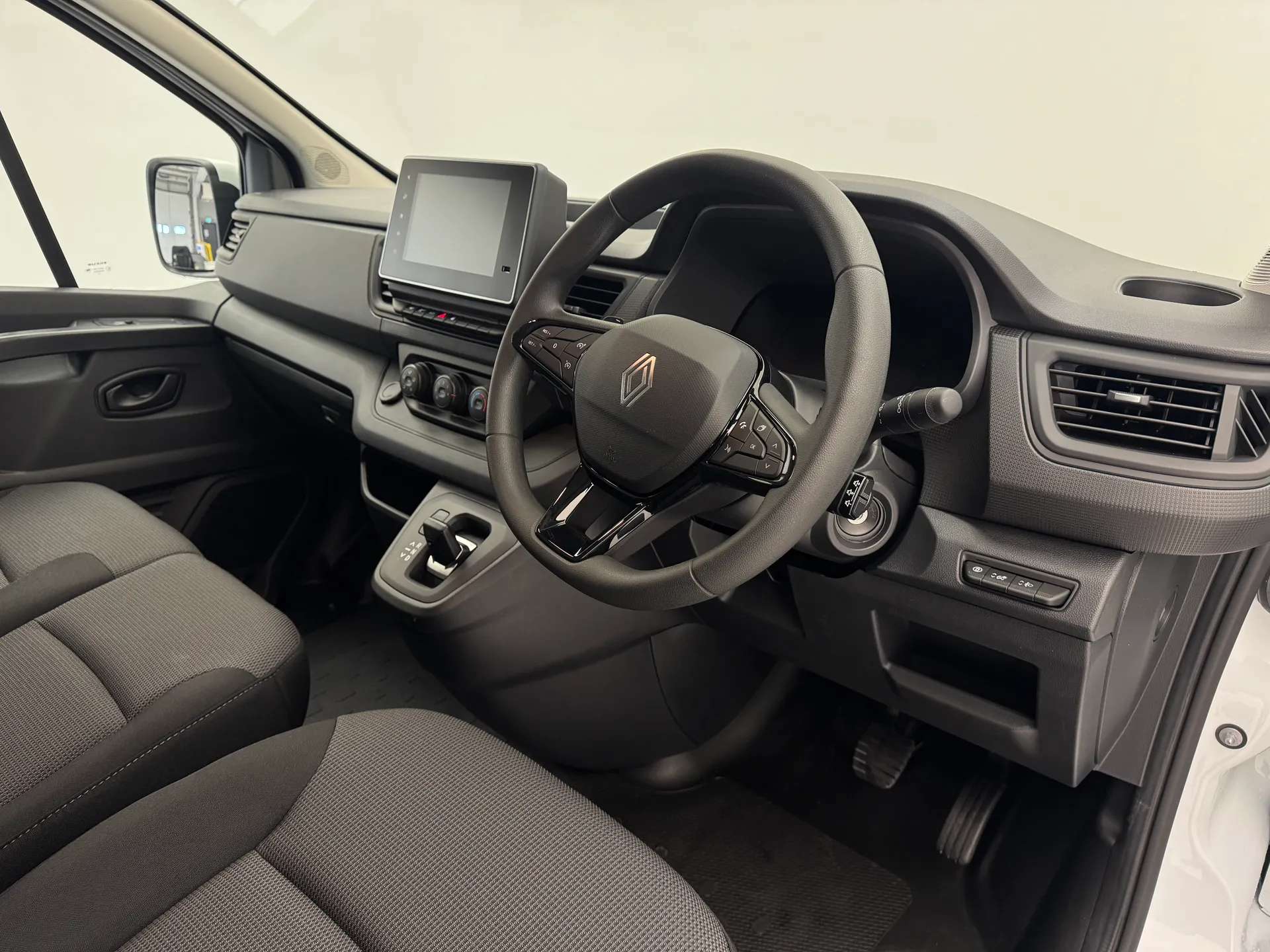 2025 RENAULT TRAFIC 2025 RENAULT TRAFIC