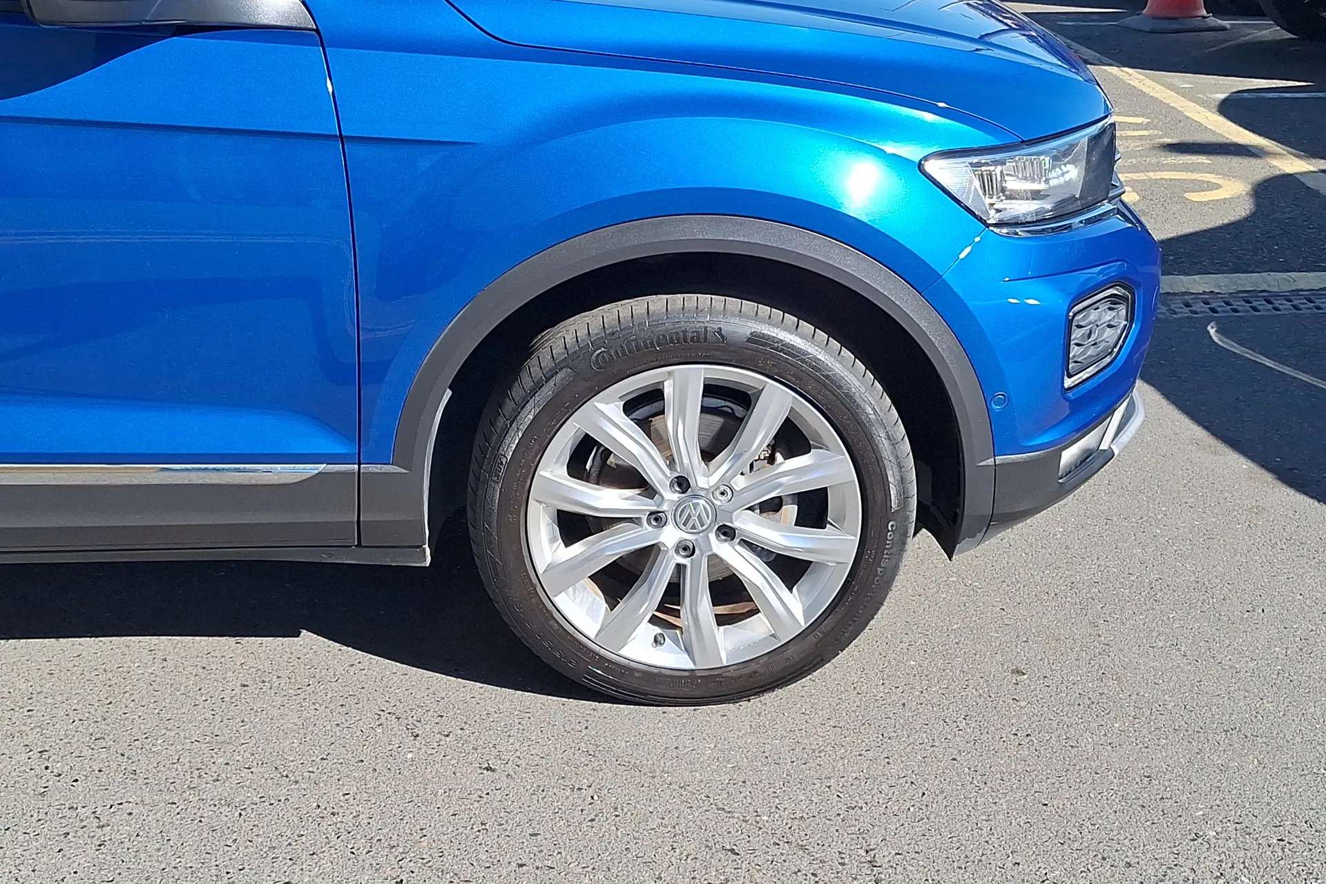 A 2019 VOLKSWAGEN T-ROC 1.5 TSI EVO SEL 5dr DSG A 2019 VOLKSWAGEN T-ROC 1.5 TSI EVO SEL 5dr DSG