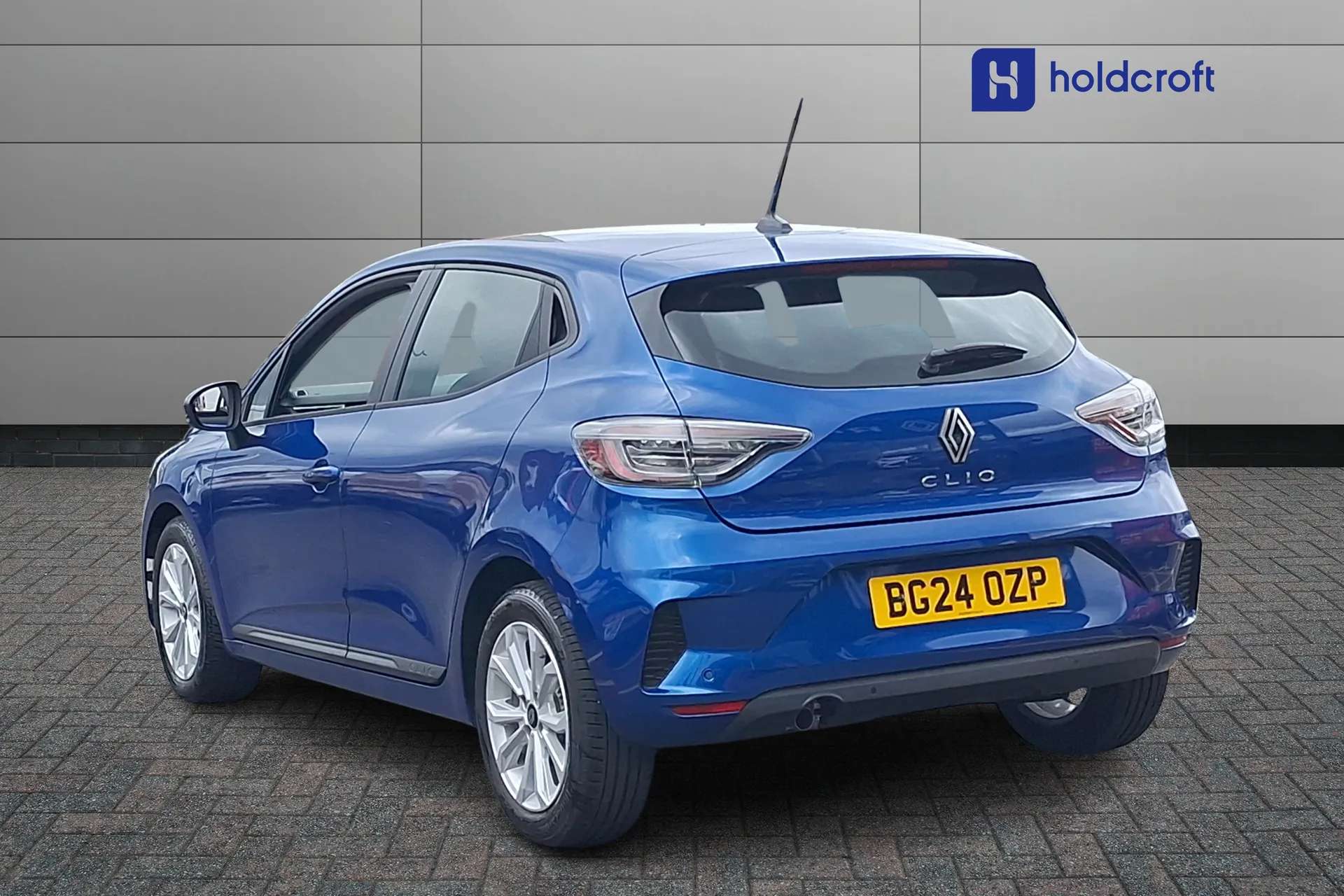 A 2024 RENAULT CLIO 1.0 TCe 90 Evolution 5dr A 2024 RENAULT CLIO 1.0 TCe 90 Evolution 5dr