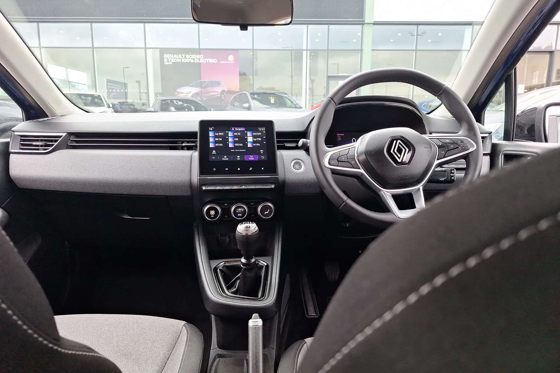 A 2024 RENAULT CLIO 1.0 TCe 90 Evolution 5dr A 2024 RENAULT CLIO 1.0 TCe 90 Evolution 5dr