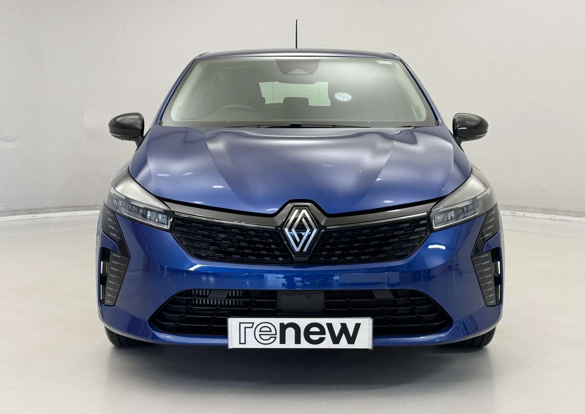 A 2024 RENAULT CLIO 1.0 TCe 90 Evolution 5dr A 2024 RENAULT CLIO 1.0 TCe 90 Evolution 5dr