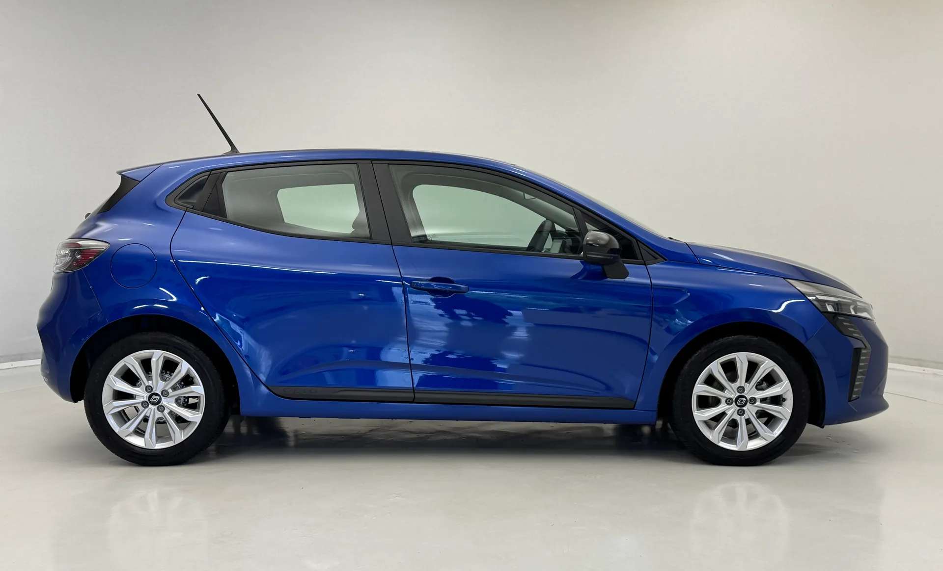 2024 RENAULT CLIO 2024 RENAULT CLIO