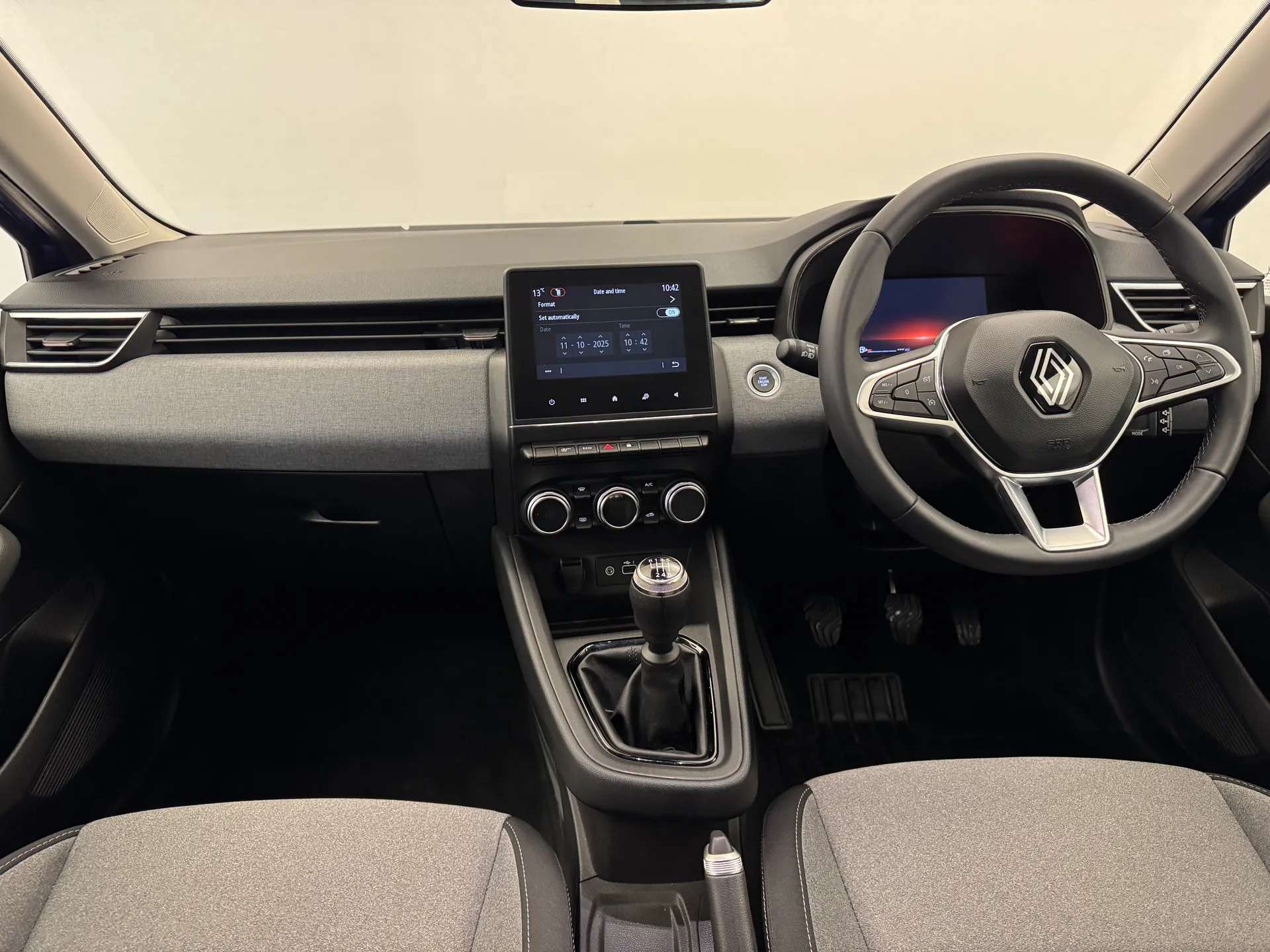 2024 RENAULT CLIO 2024 RENAULT CLIO