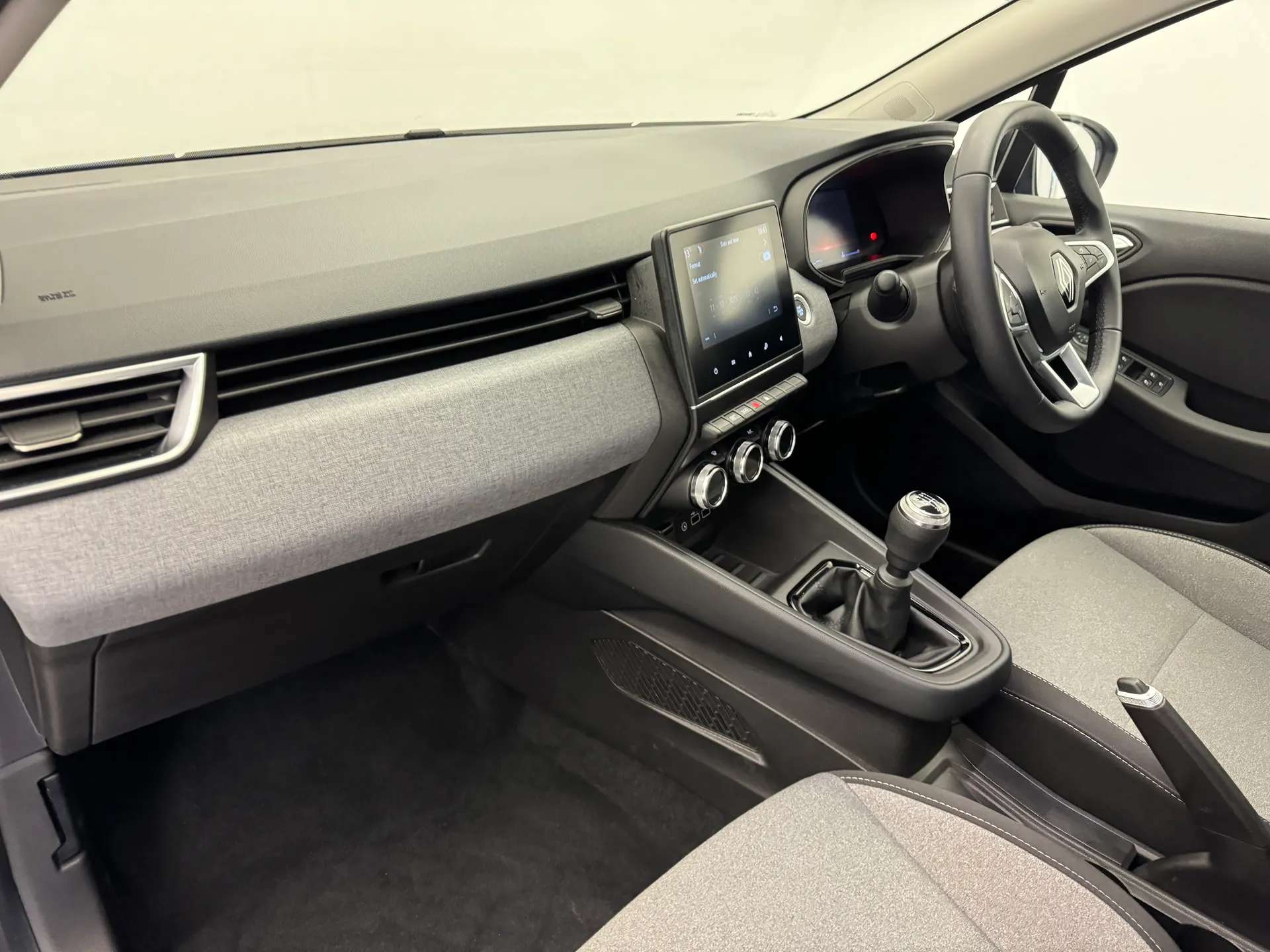 2024 RENAULT CLIO 2024 RENAULT CLIO