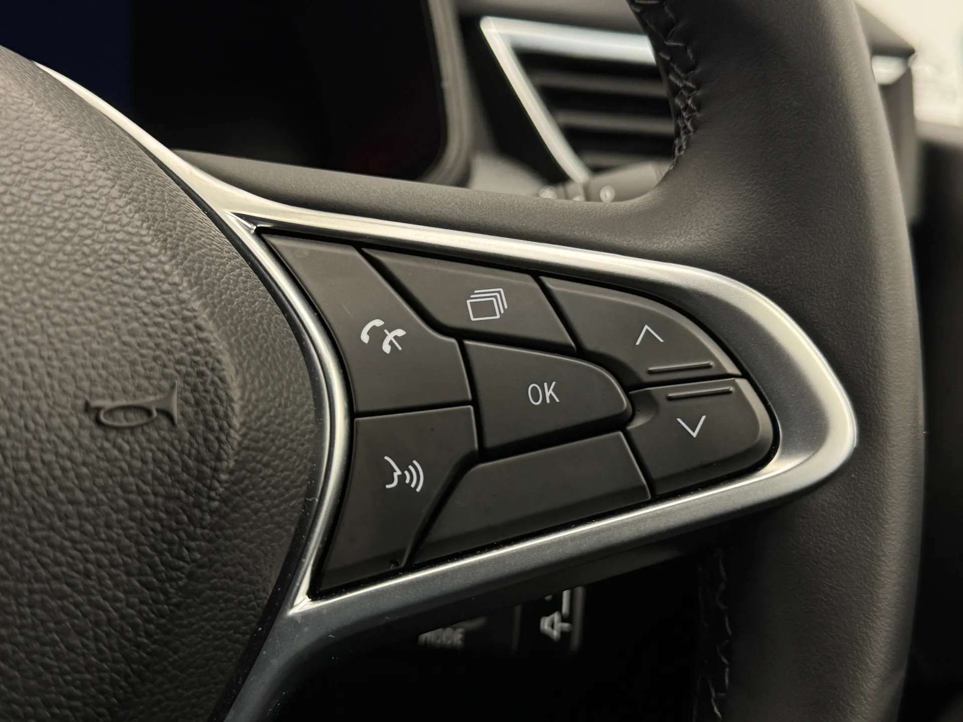 2024 RENAULT CLIO 2024 RENAULT CLIO