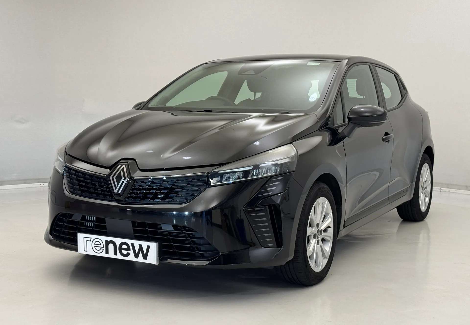 A 2024 RENAULT CLIO 1.0 TCe 90 Evolution 5dr A 2024 RENAULT CLIO 1.0 TCe 90 Evolution 5dr