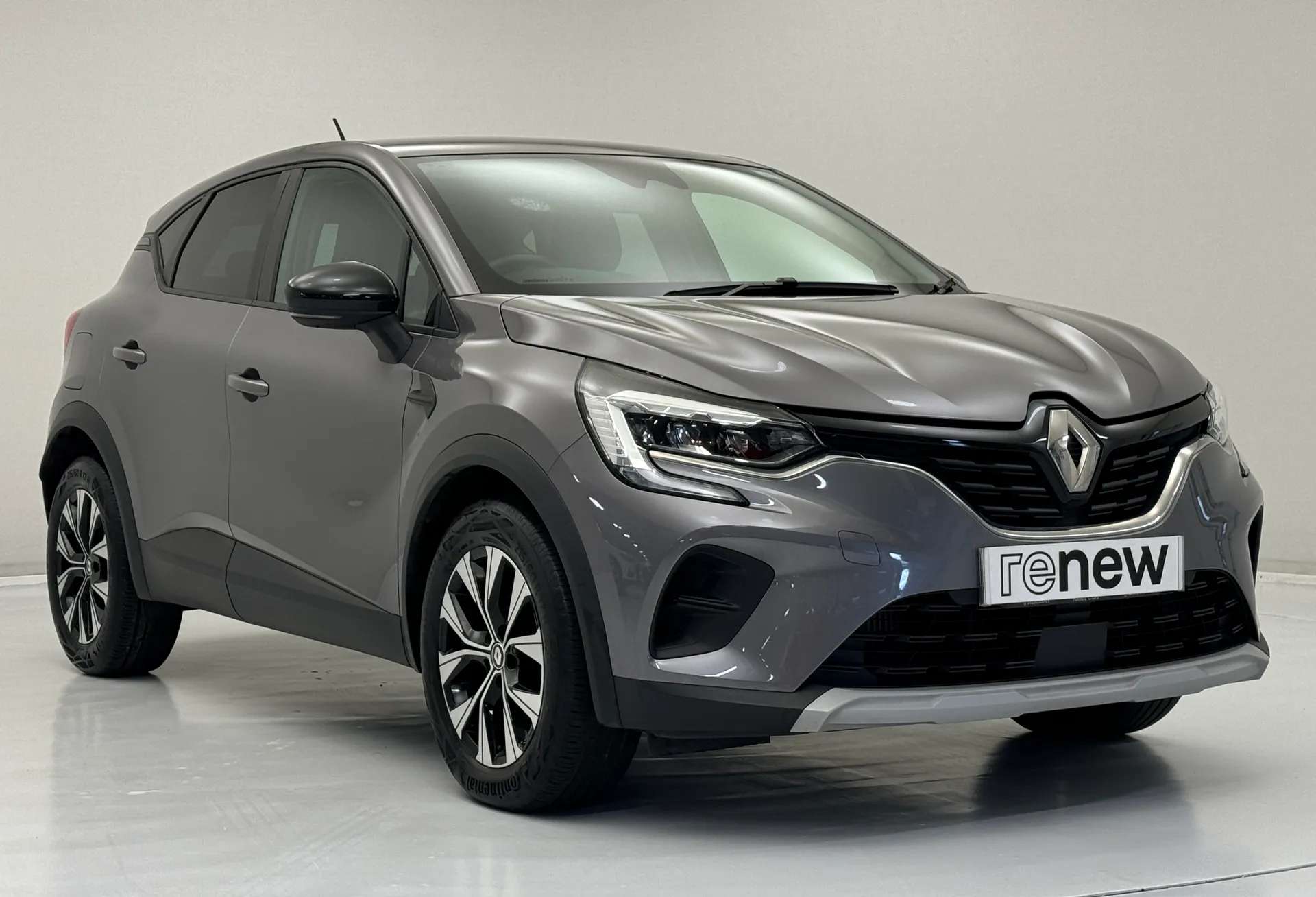 A 2022 RENAULT CAPTUR 1.3 Mild hybrid 140 Evolution 5dr A 2022 RENAULT CAPTUR 1.3 Mild hybrid 140 Evolution 5dr