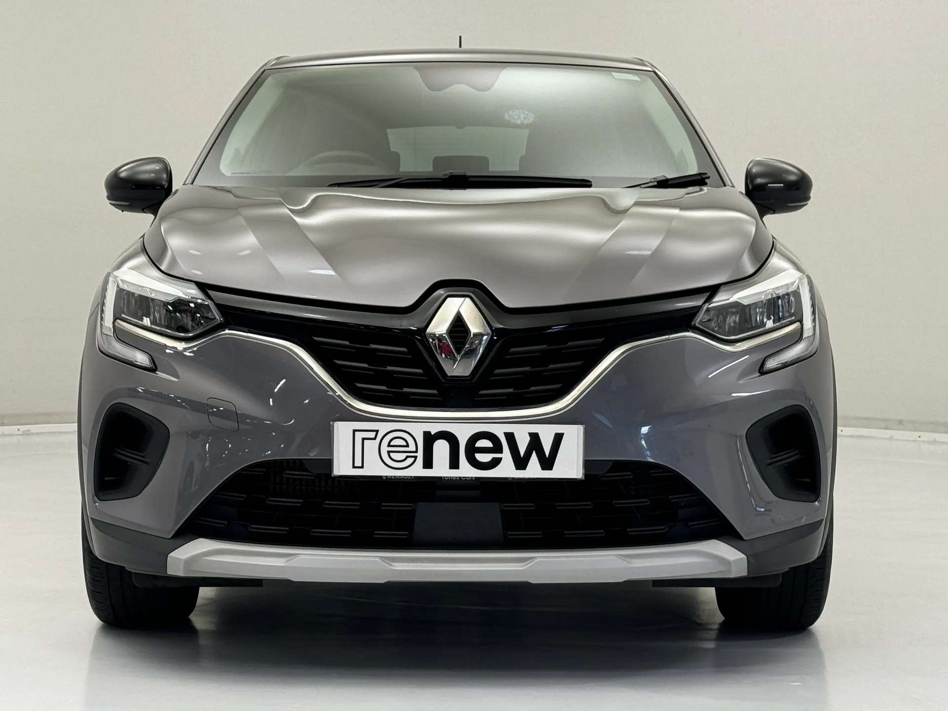 A 2022 RENAULT CAPTUR 1.3 Mild hybrid 140 Evolution 5dr A 2022 RENAULT CAPTUR 1.3 Mild hybrid 140 Evolution 5dr