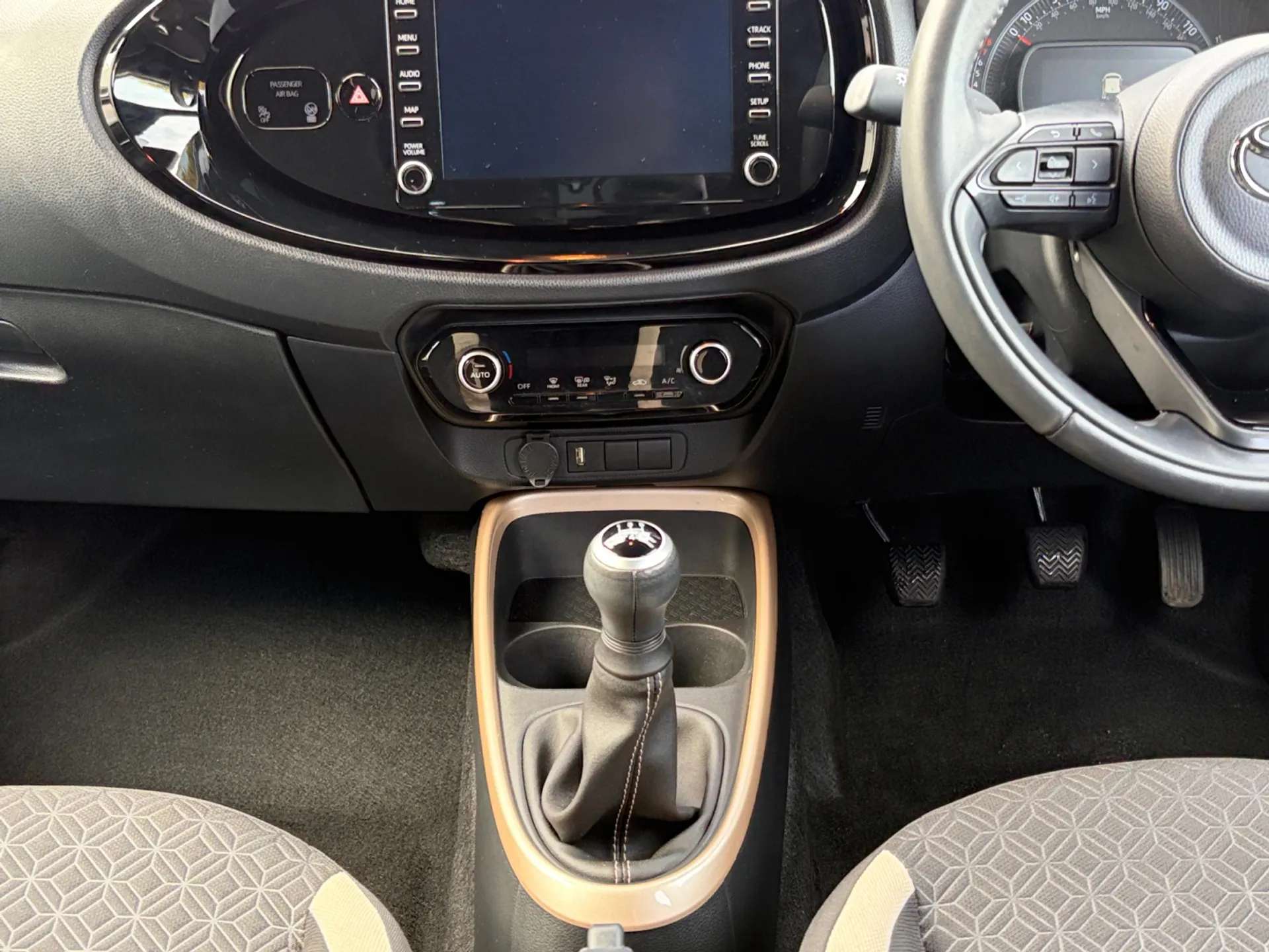 2023 TOYOTA AYGO X 2023 TOYOTA AYGO X