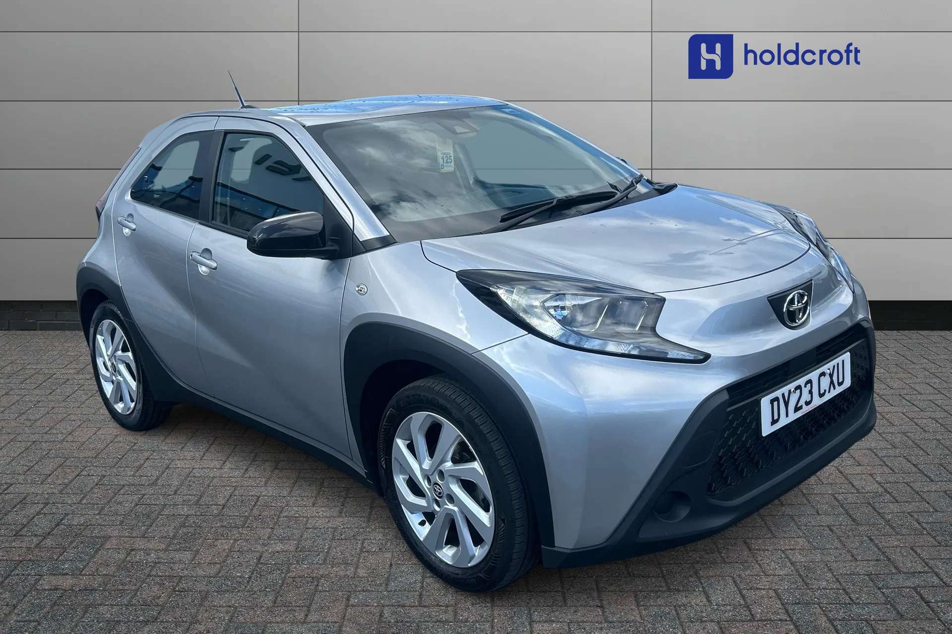A 2023 TOYOTA AYGO X 1.0 VVT-i Pure 5dr A 2023 TOYOTA AYGO X 1.0 VVT-i Pure 5dr