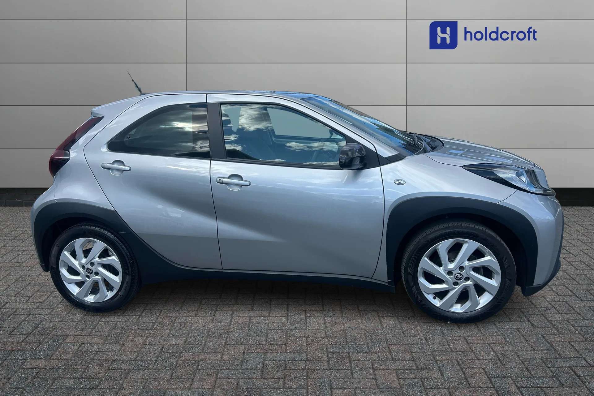 2023 TOYOTA AYGO X 2023 TOYOTA AYGO X