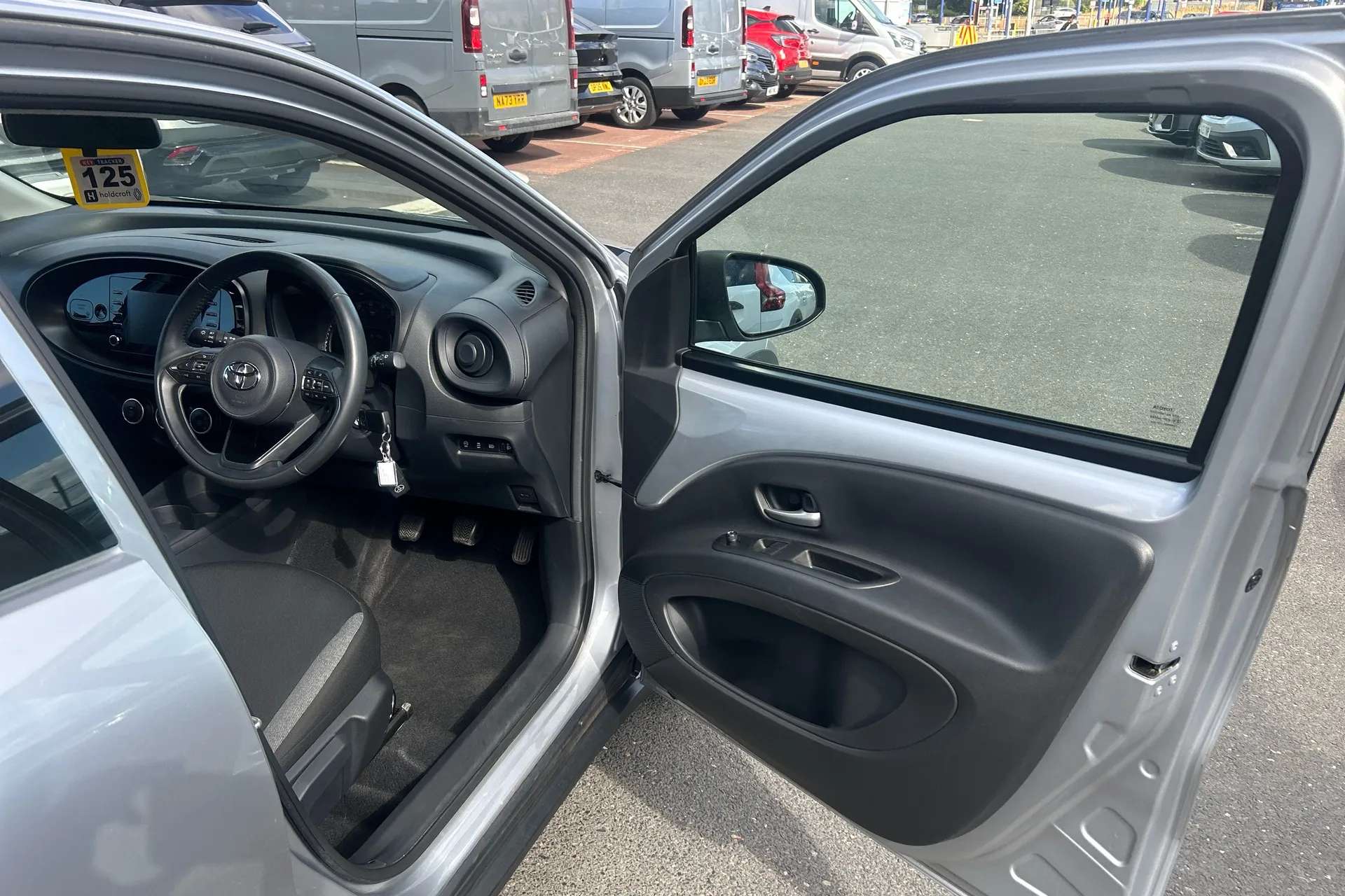 2023 TOYOTA AYGO X 2023 TOYOTA AYGO X
