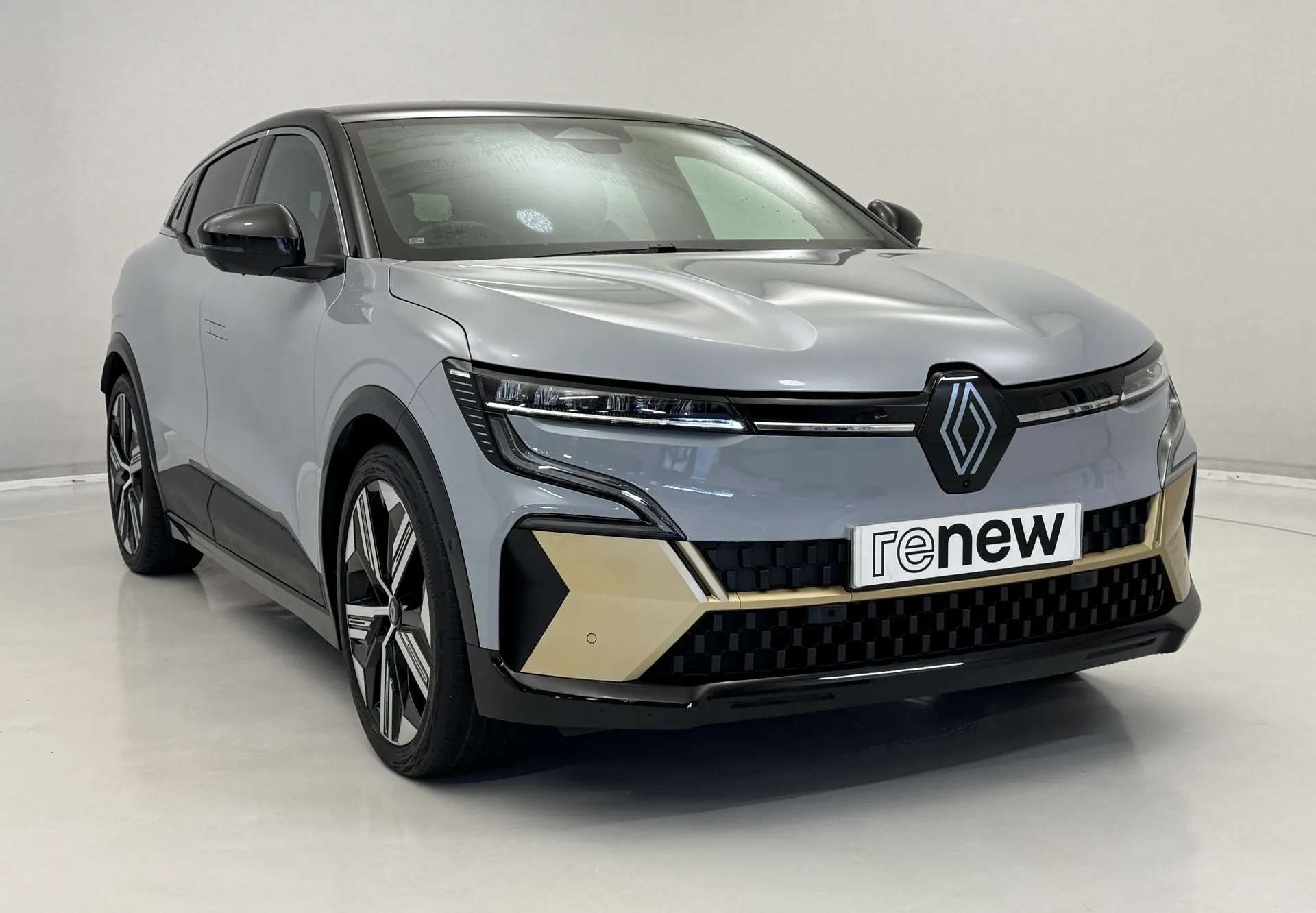 A 2023 RENAULT MEGANE E-TECH EV60 160kW Launch Edition 60kWh OC 5dr Auto A 2023 RENAULT MEGANE E-TECH EV60 160kW Launch Edition 60kWh OC 5dr Auto