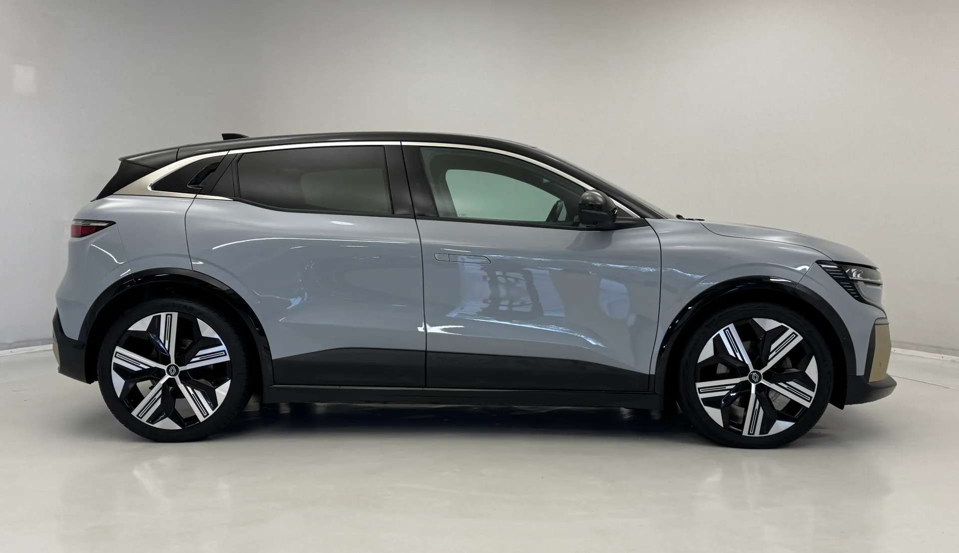 2023 RENAULT MEGANE E-TECH 2023 RENAULT MEGANE E-TECH