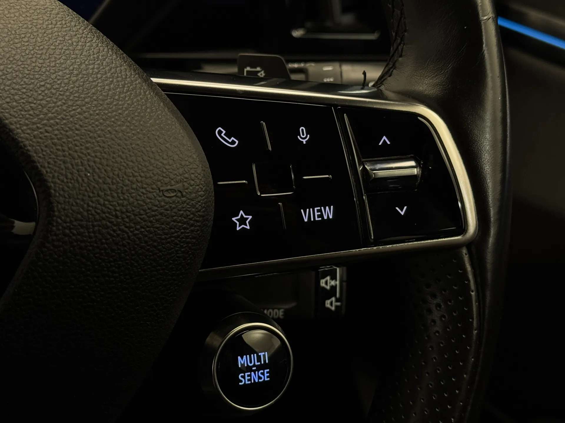 2023 RENAULT MEGANE E-TECH 2023 RENAULT MEGANE E-TECH