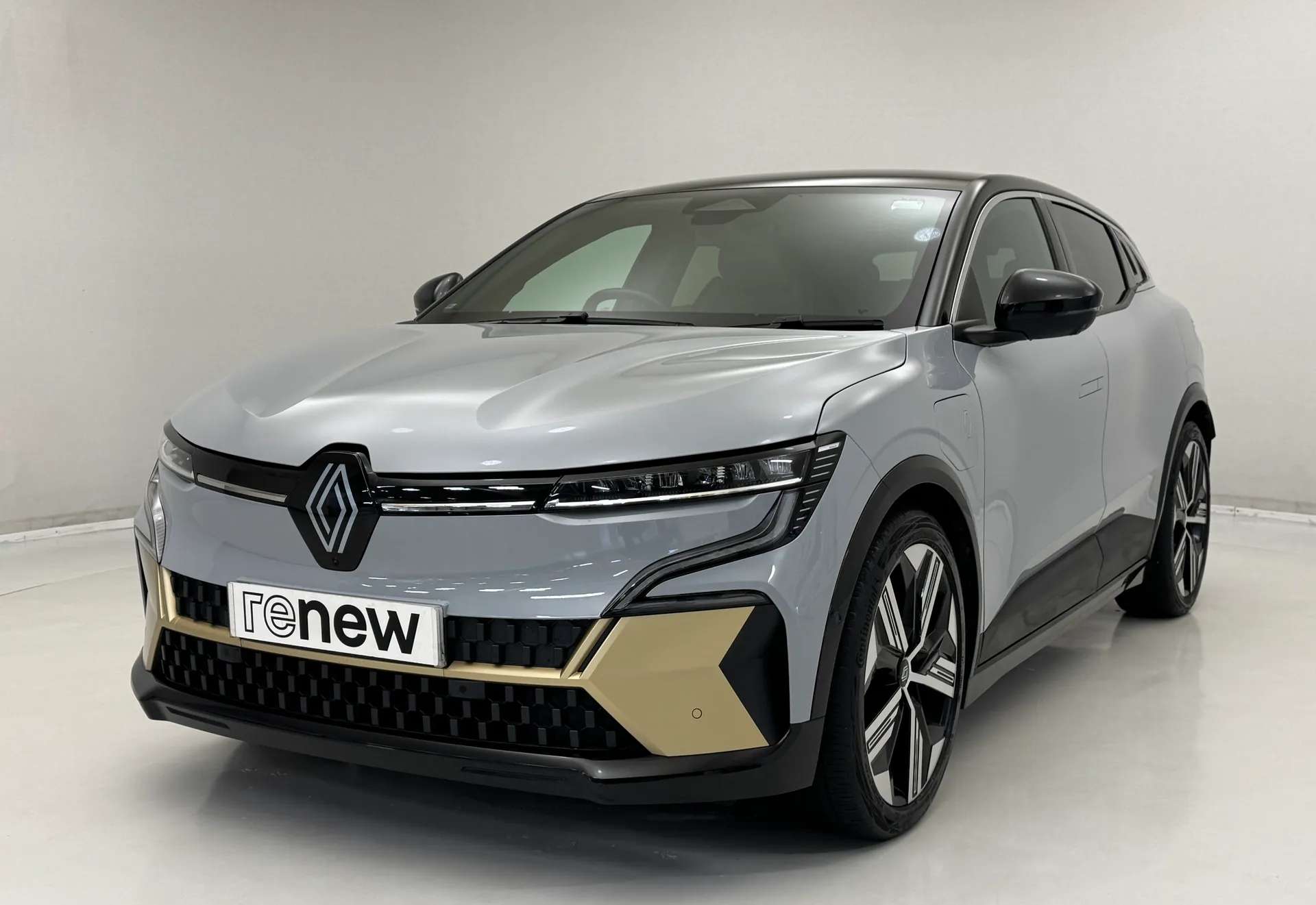 A 2022 RENAULT MEGANE E-TECH EV60 160kW Launch Edition 60kWh OC 5dr Auto A 2022 RENAULT MEGANE E-TECH EV60 160kW Launch Edition 60kWh OC 5dr Auto