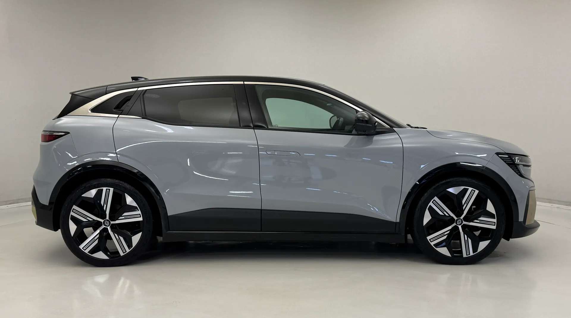 2022 RENAULT MEGANE E-TECH 2022 RENAULT MEGANE E-TECH