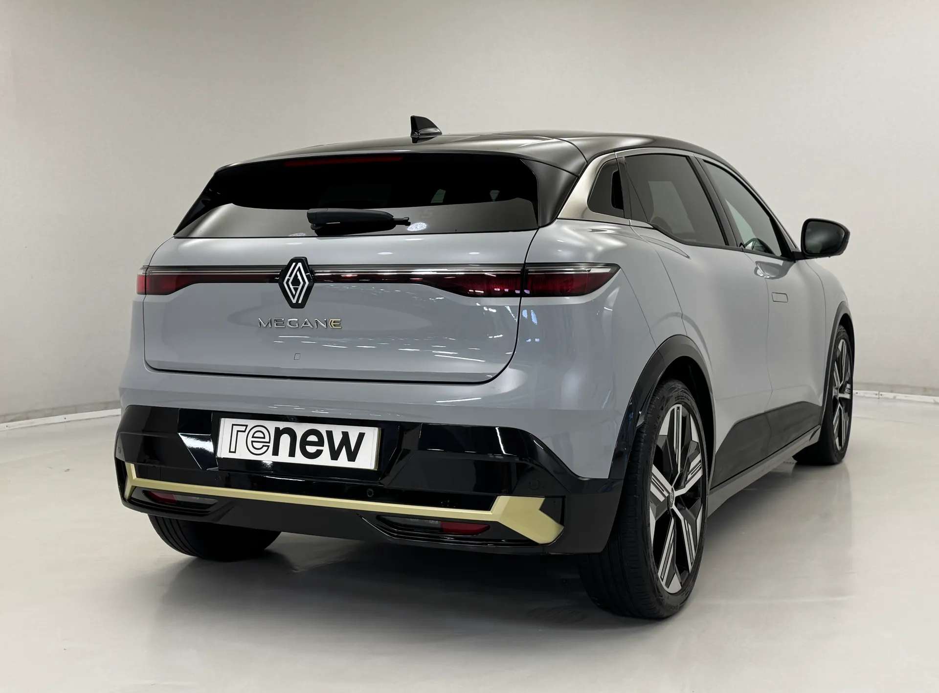 2022 RENAULT MEGANE E-TECH 2022 RENAULT MEGANE E-TECH