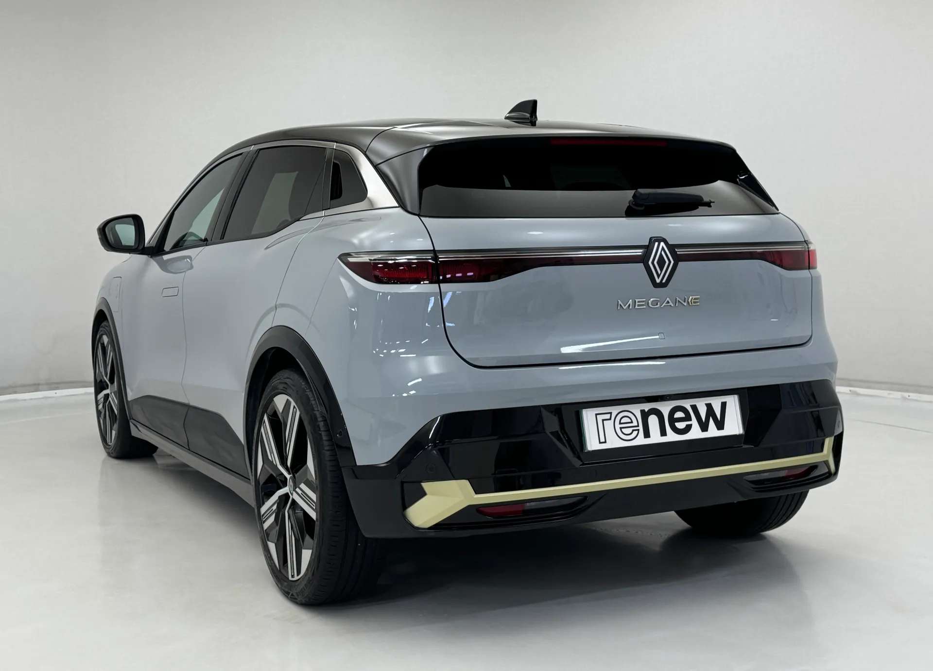 2022 RENAULT MEGANE E-TECH 2022 RENAULT MEGANE E-TECH