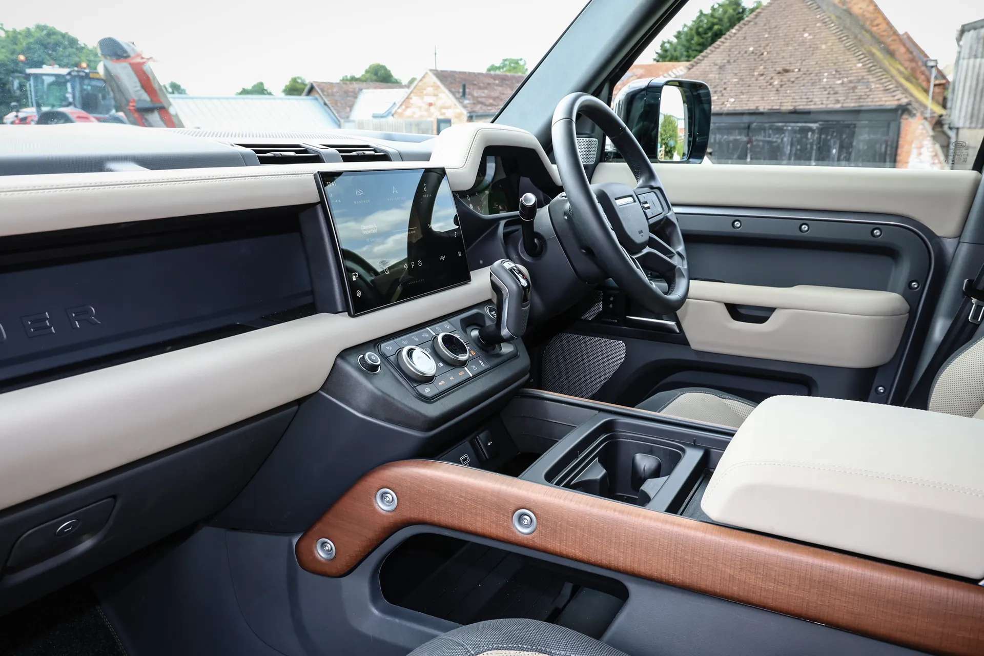 2024 LAND ROVER DEFENDER 2024 LAND ROVER DEFENDER