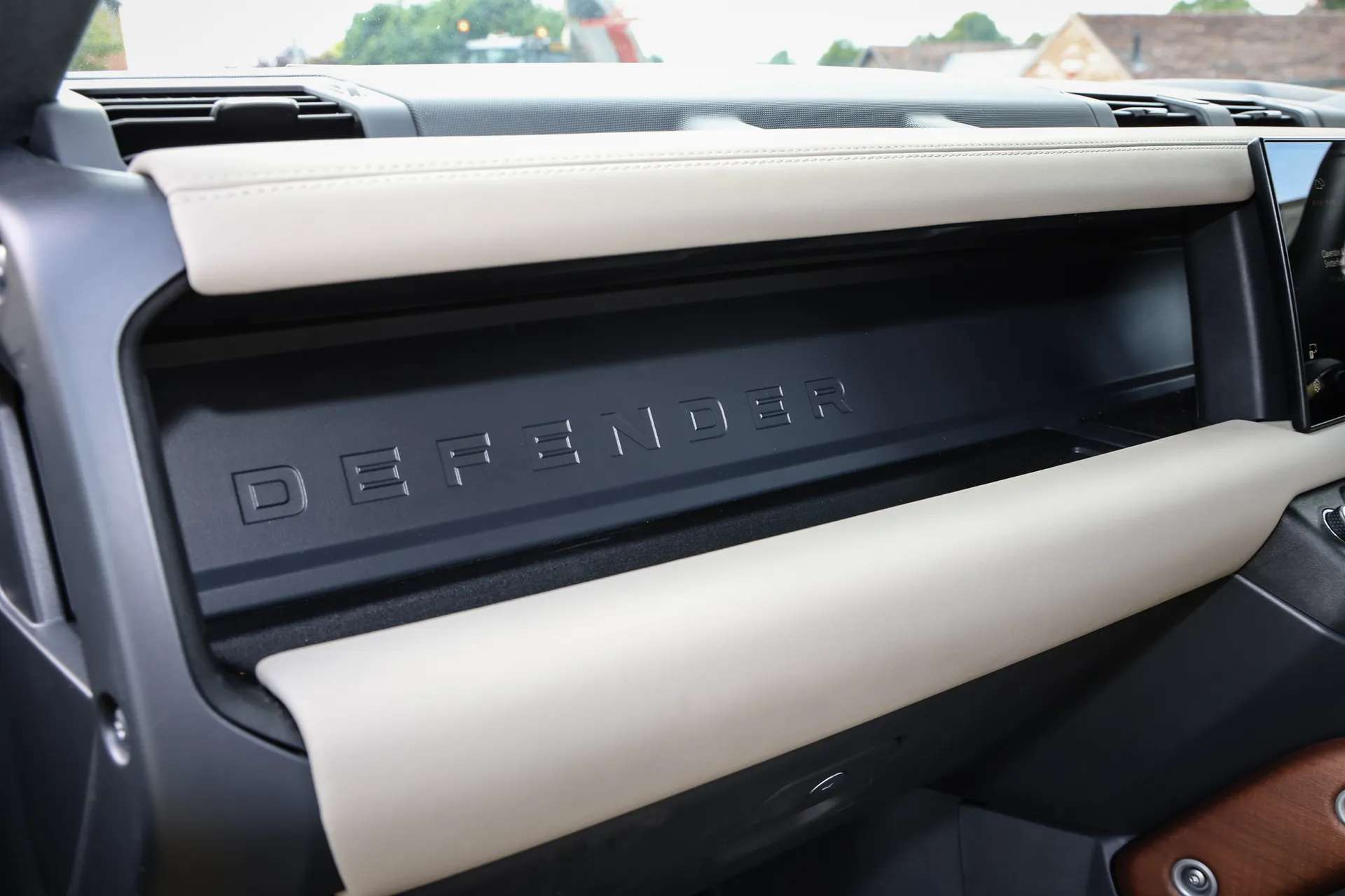 2024 LAND ROVER DEFENDER 2024 LAND ROVER DEFENDER