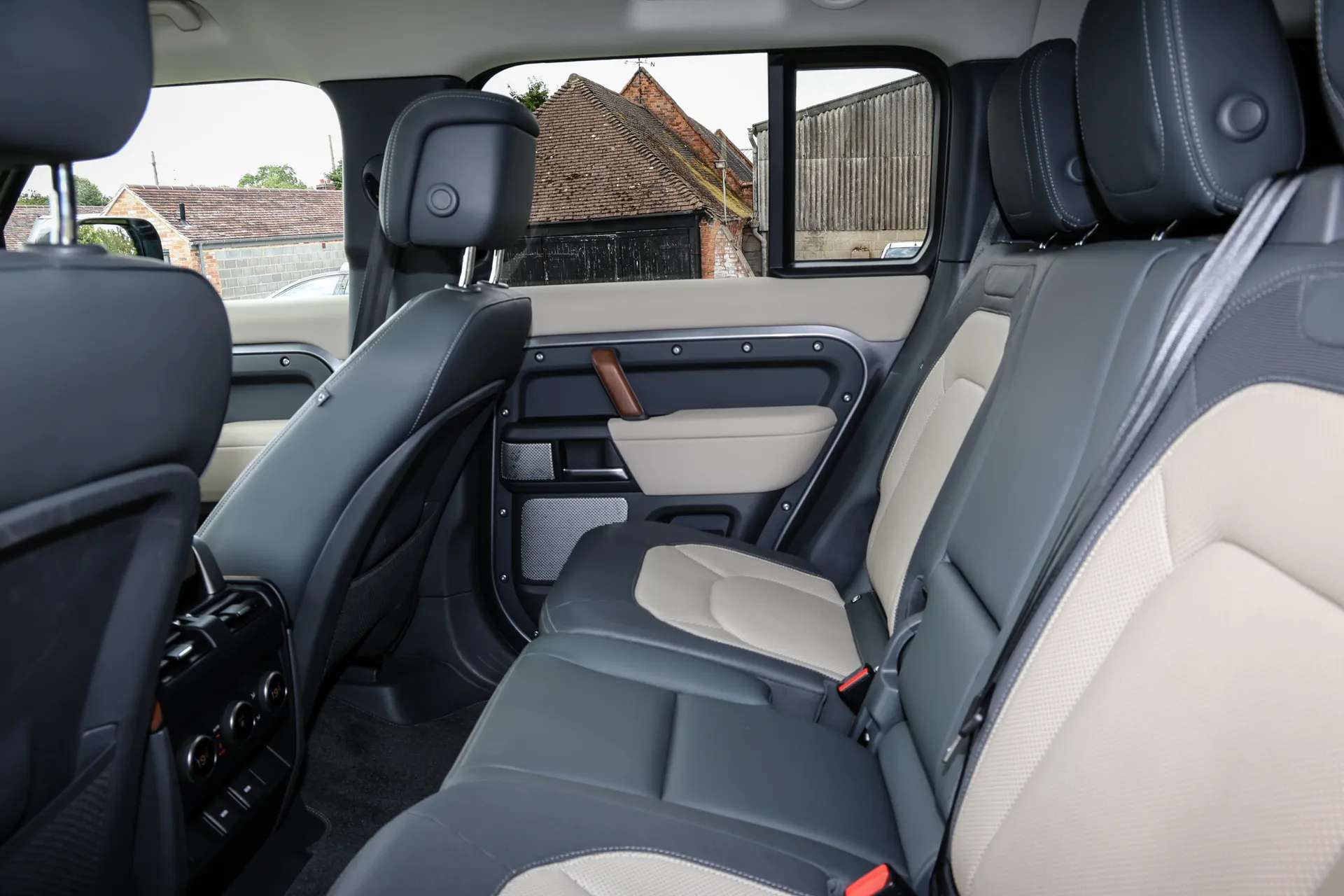 2024 LAND ROVER DEFENDER 2024 LAND ROVER DEFENDER