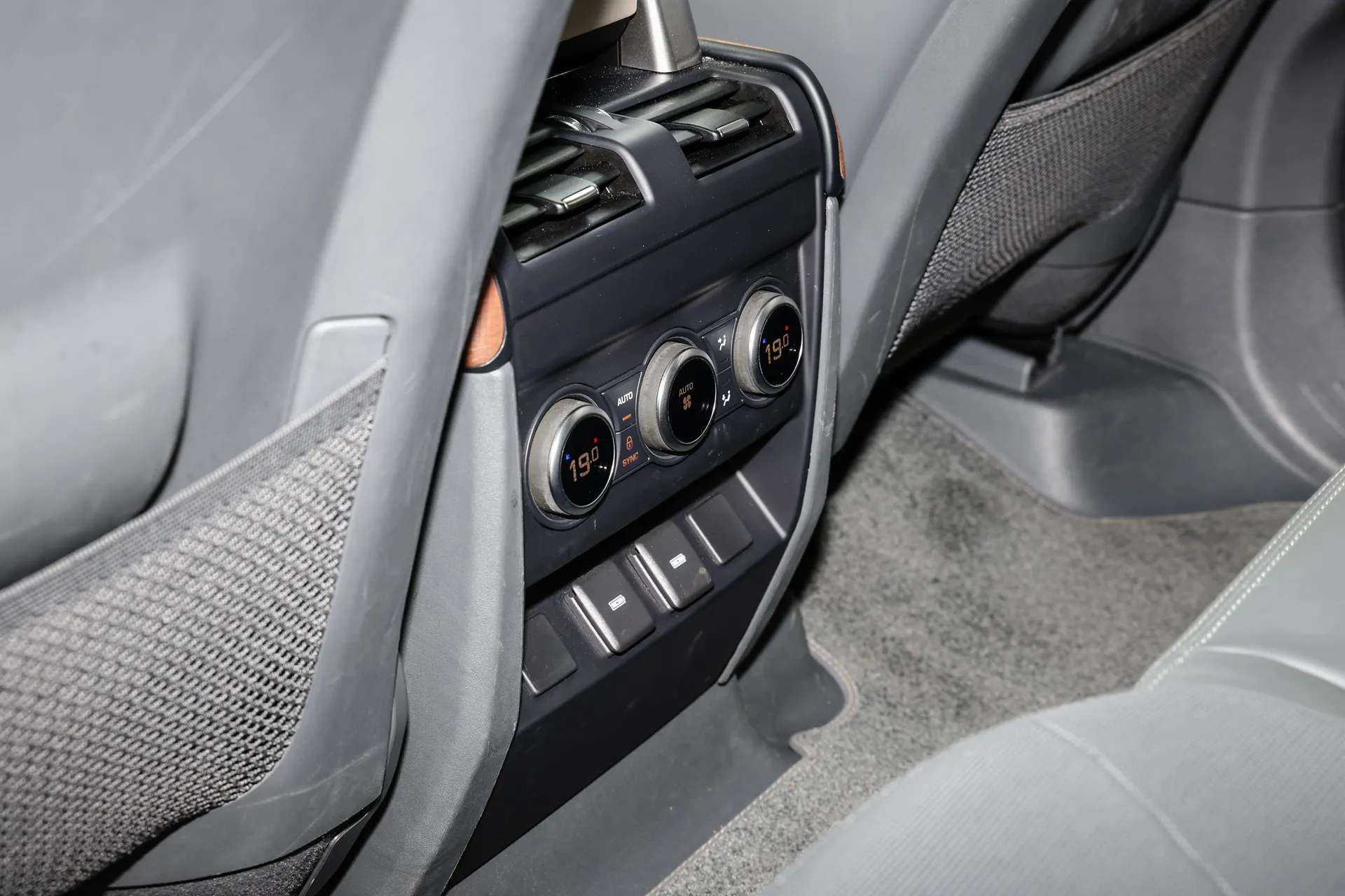 2024 LAND ROVER DEFENDER 2024 LAND ROVER DEFENDER