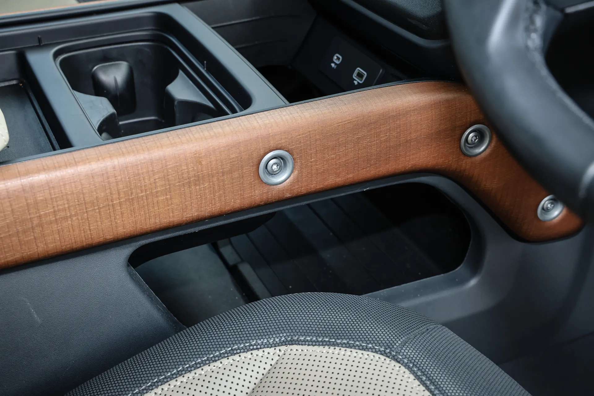 2024 LAND ROVER DEFENDER 2024 LAND ROVER DEFENDER