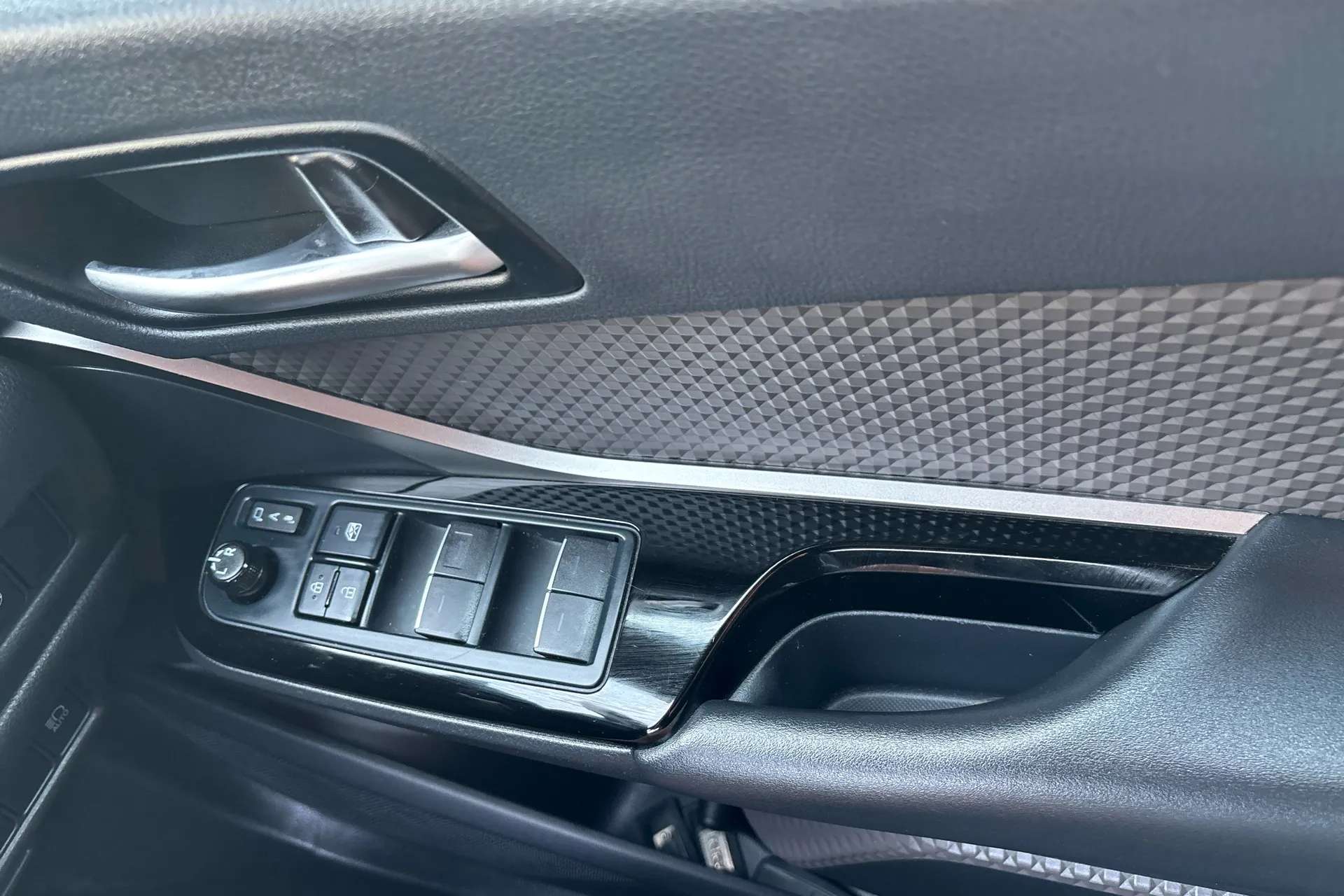 2020 TOYOTA C-HR 2020 TOYOTA C-HR