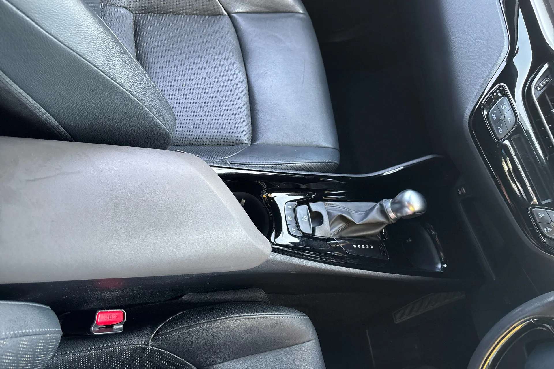 2020 TOYOTA C-HR 2020 TOYOTA C-HR