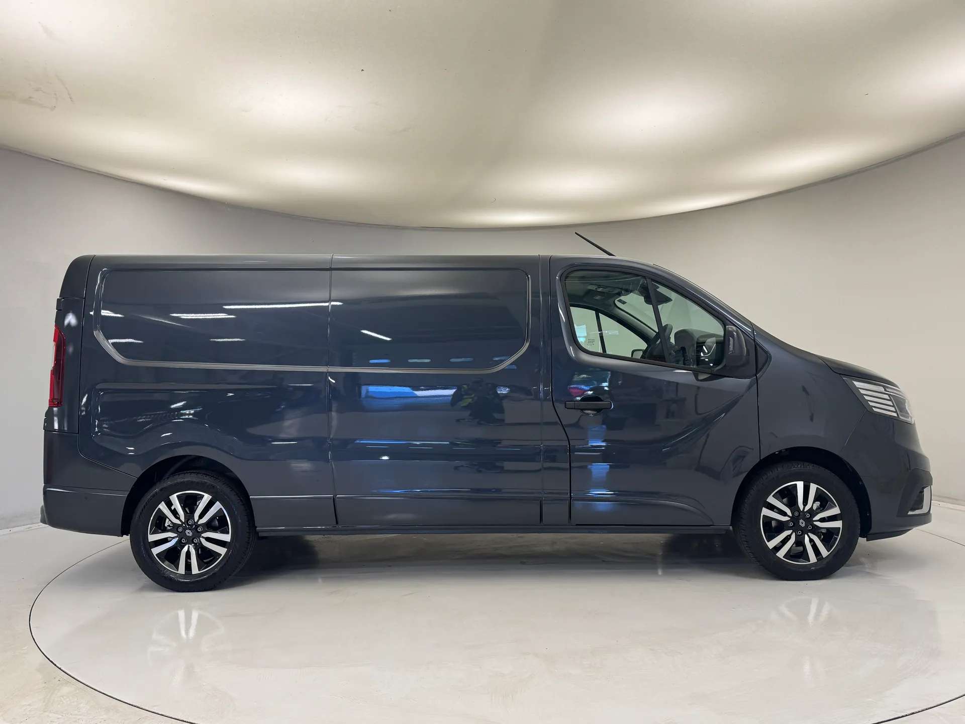 2026 RENAULT TRAFIC 2026 RENAULT TRAFIC