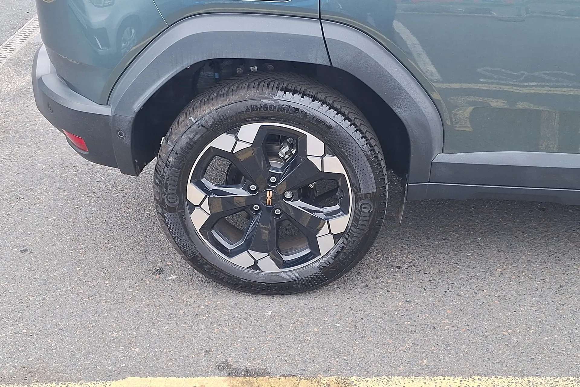 A 2024 DACIA DUSTER 1.2 TCe 130 Extreme 5dr 4X4 A 2024 DACIA DUSTER 1.2 TCe 130 Extreme 5dr 4X4