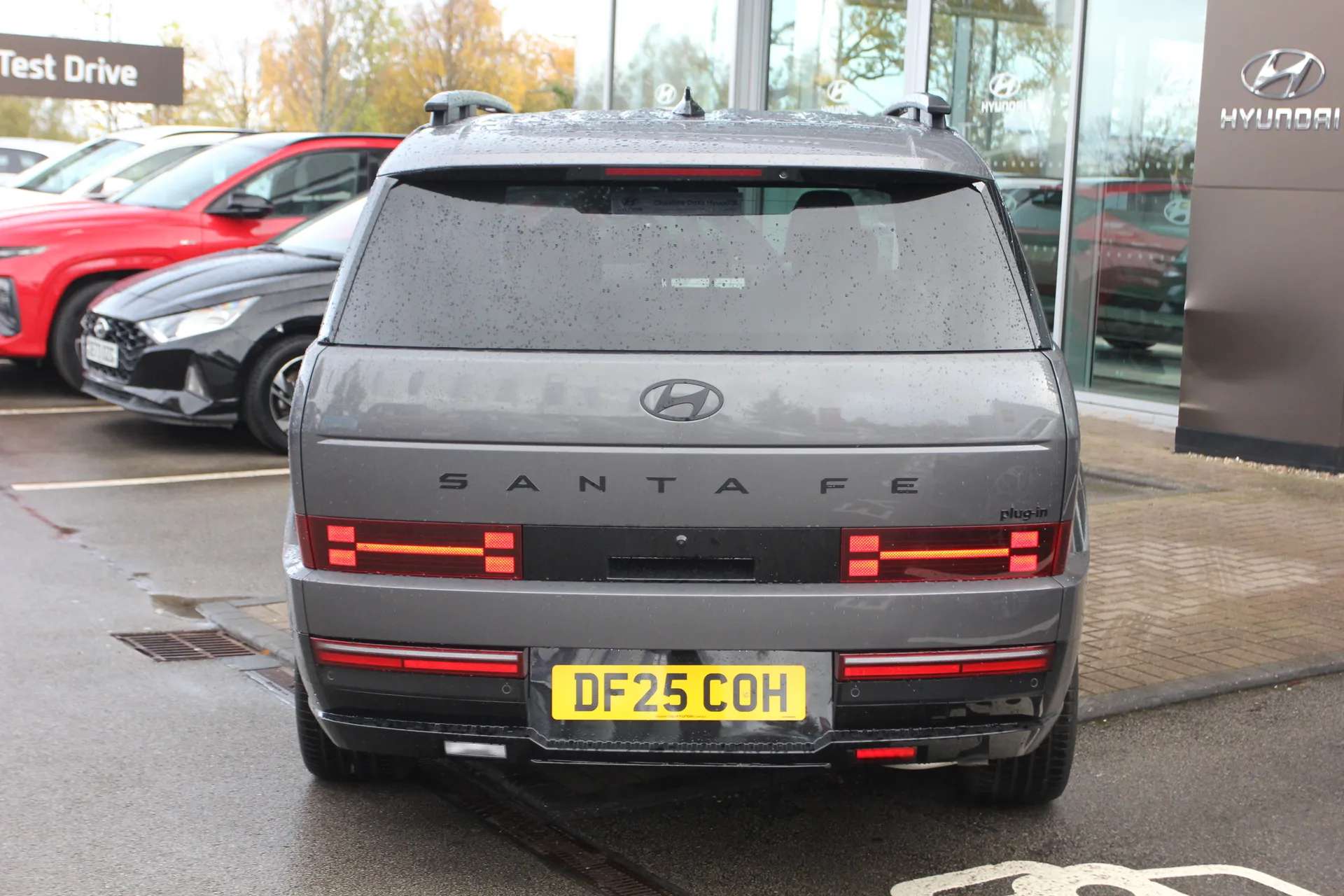 A 2025 HYUNDAI SANTA FE 1.6 TGDi Plug-in Hybrid Calligraphy 5dr 4WD Auto A 2025 HYUNDAI SANTA FE 1.6 TGDi Plug-in Hybrid Calligraphy 5dr 4WD Auto